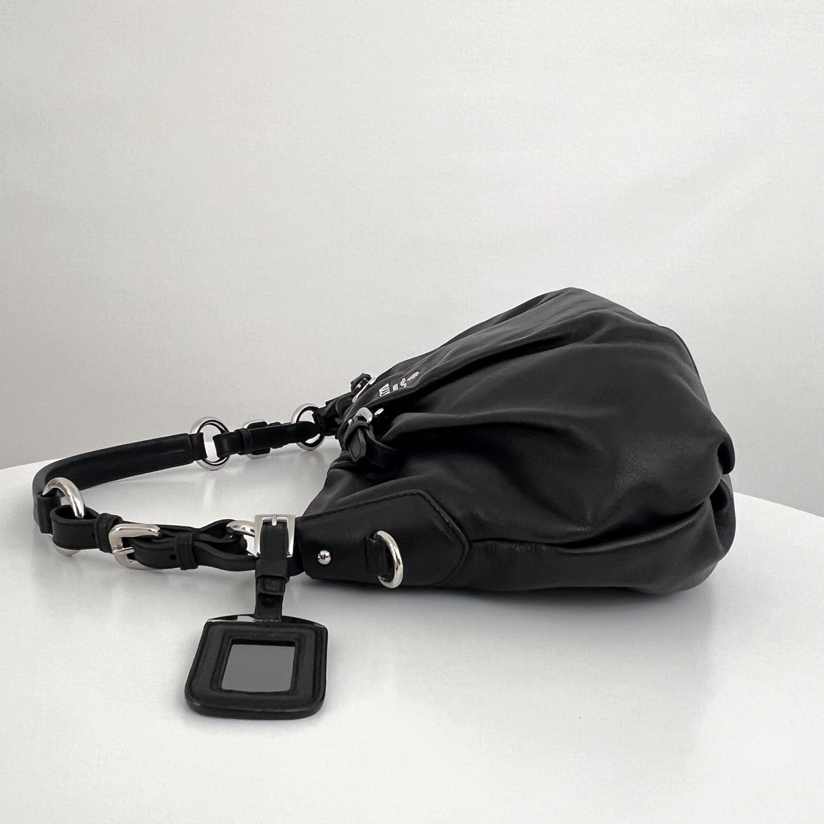 Sac PRADA Hobo Buckle cuir lisse noir