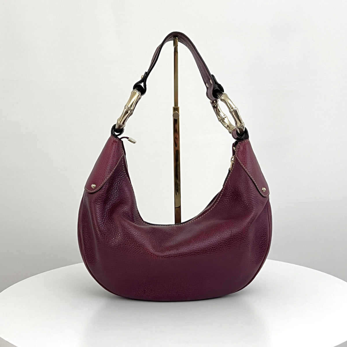 Sac GUCCI Bamboo Ring Half Moon cuir grainé bordeaux