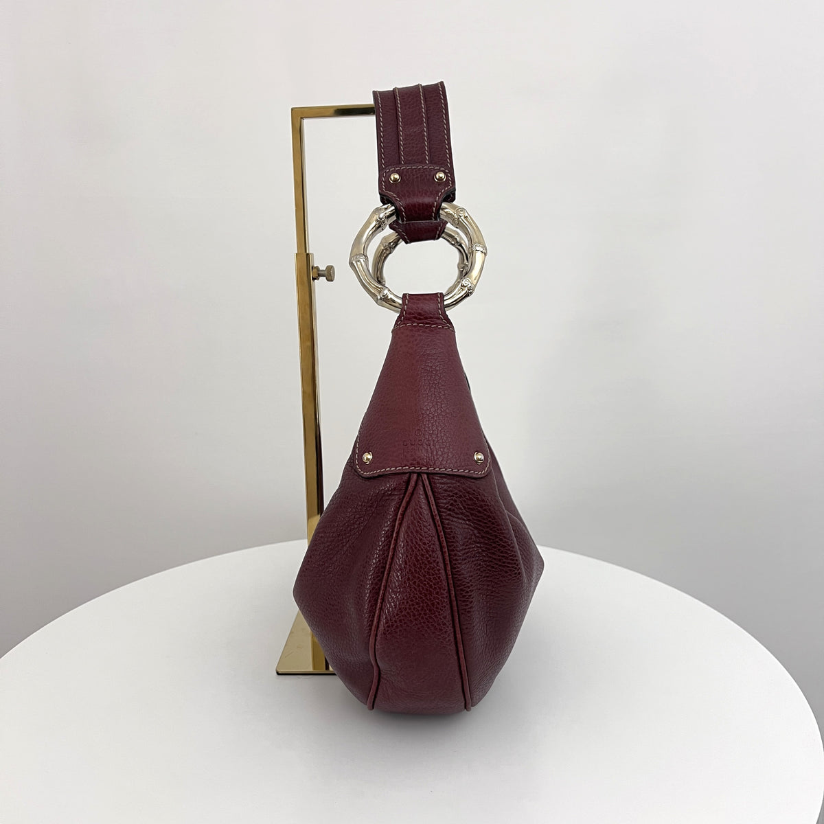 Sac GUCCI Bamboo Ring Half Moon cuir grainé bordeaux