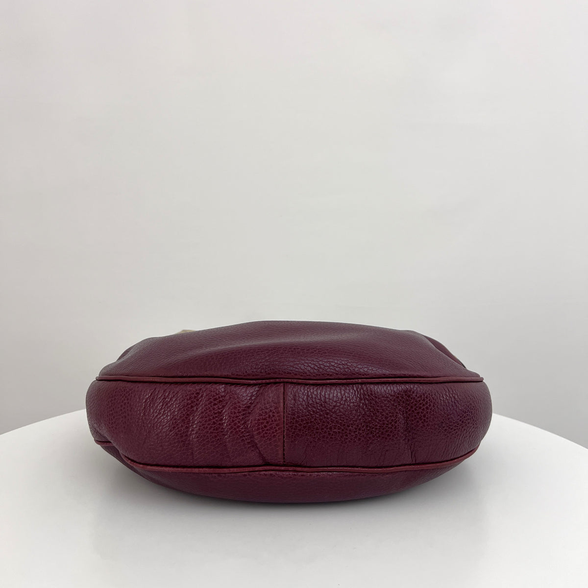 Sac GUCCI Bamboo Ring Half Moon cuir grainé bordeaux