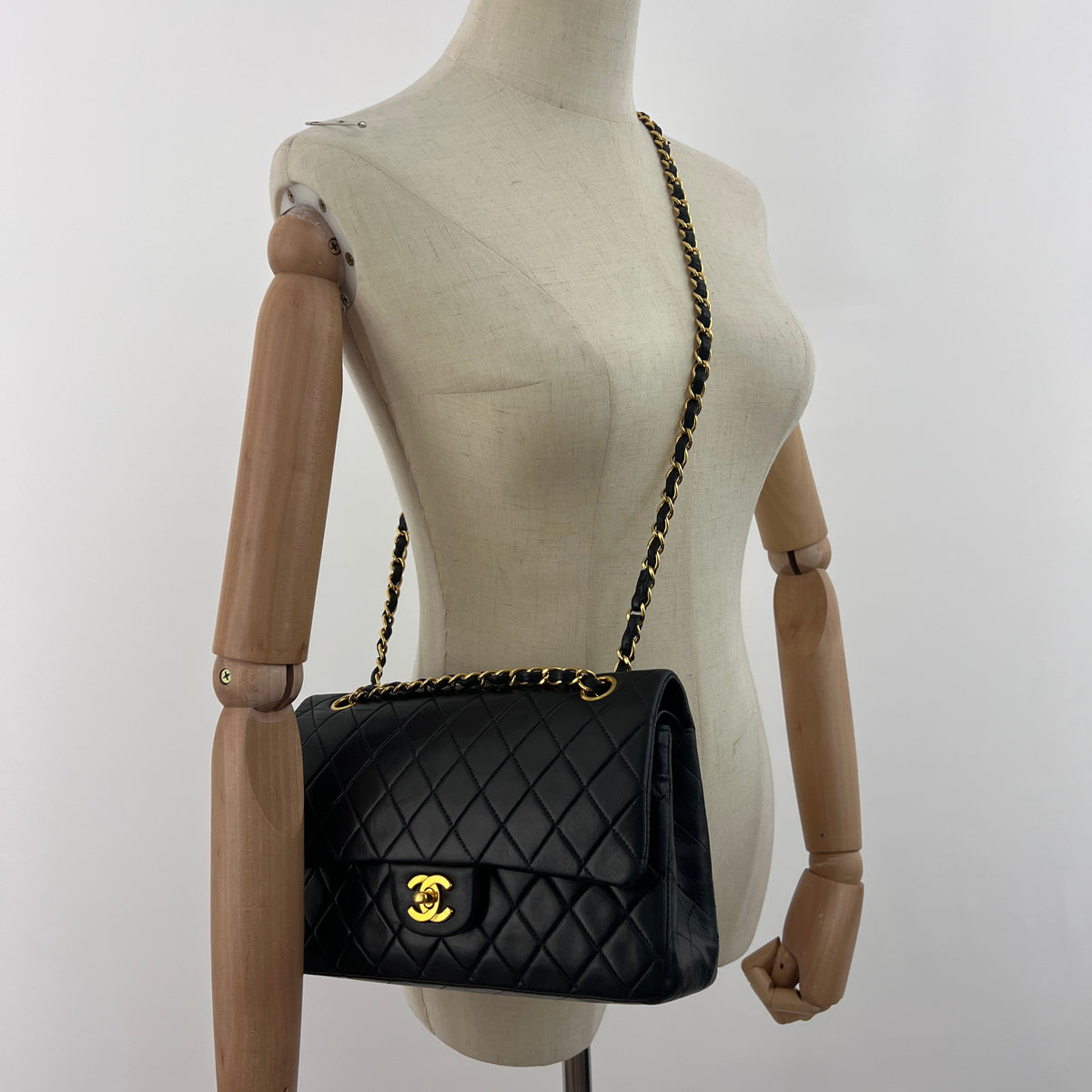 Sac à bandoulière CHANEL Classique 11.12 Medium cuir d'agneau noir vintage 2000-2002
