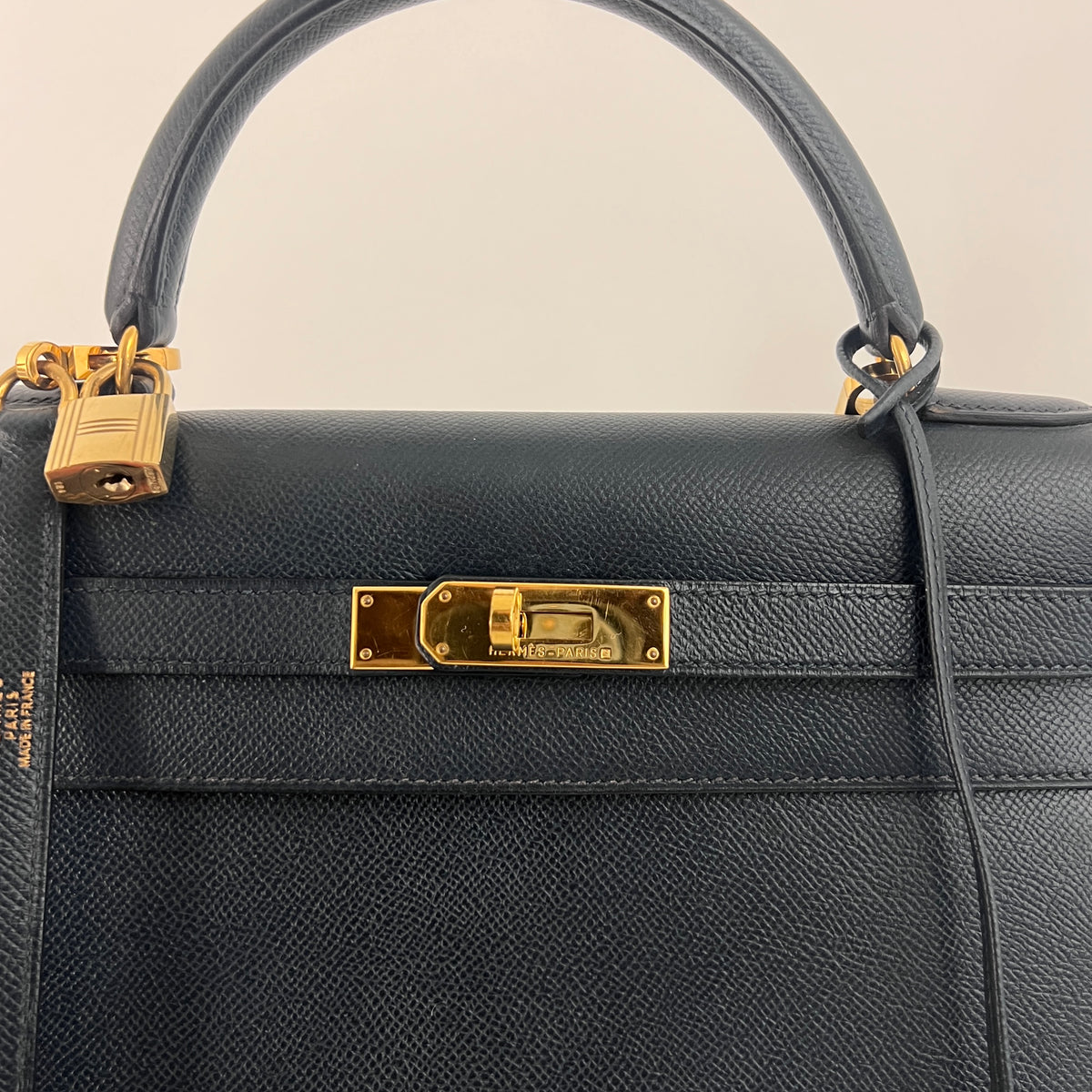 Sac à bandoulière HERMÈS Kelly 32 cuir courchevel sellier bleu marine