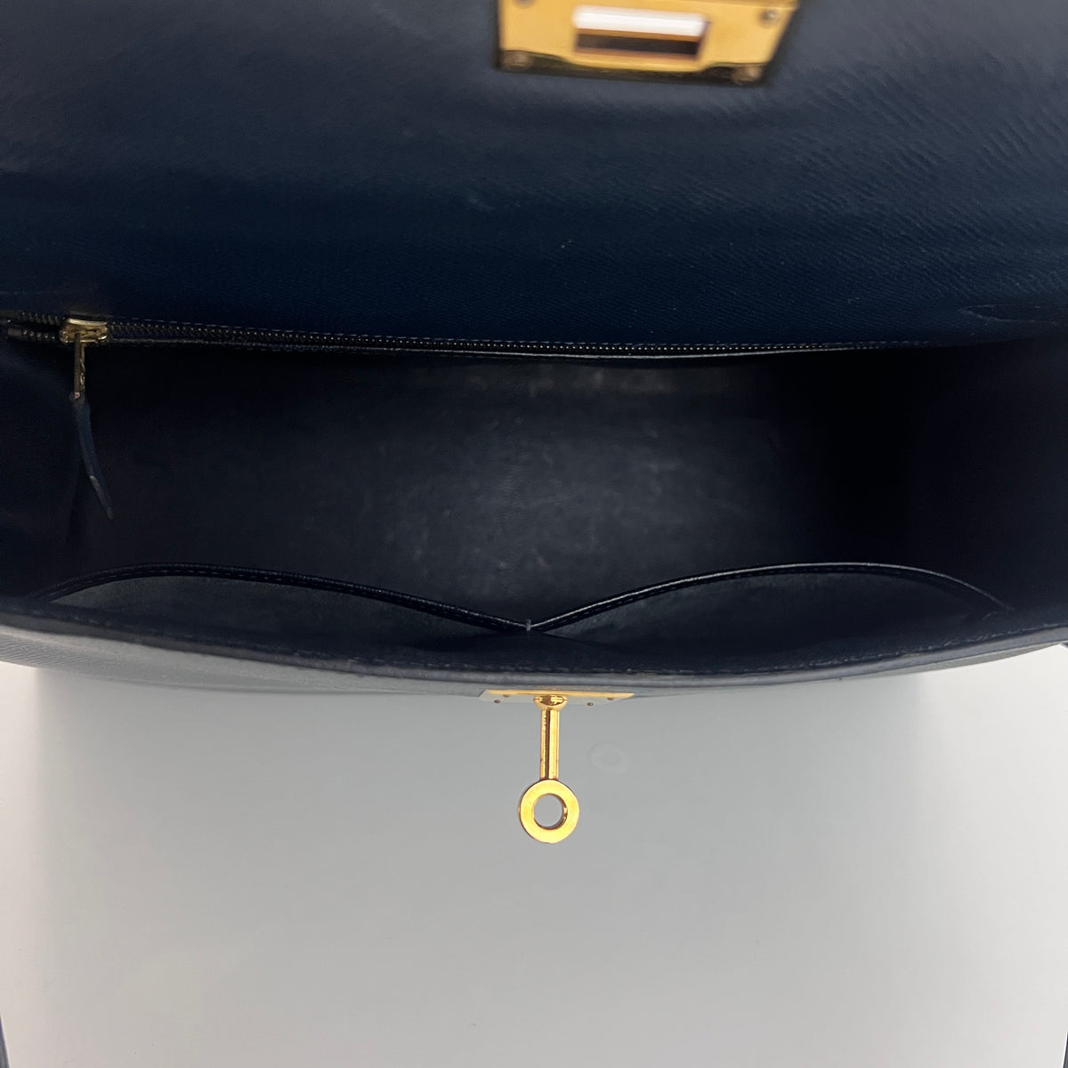 Sac à bandoulière HERMÈS Kelly 32 cuir courchevel sellier bleu marine