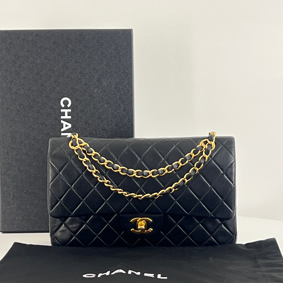 Sac à bandoulière CHANEL Classique 11.12 Medium cuir d'agneau noir vintage 2000-2002