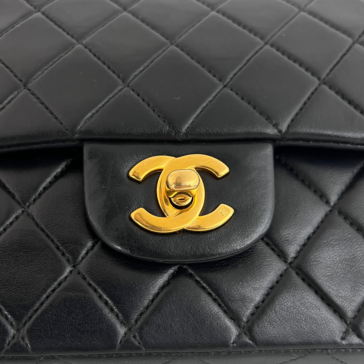 Sac à bandoulière CHANEL Classique 11.12 Medium cuir d'agneau noir vintage 2000-2002
