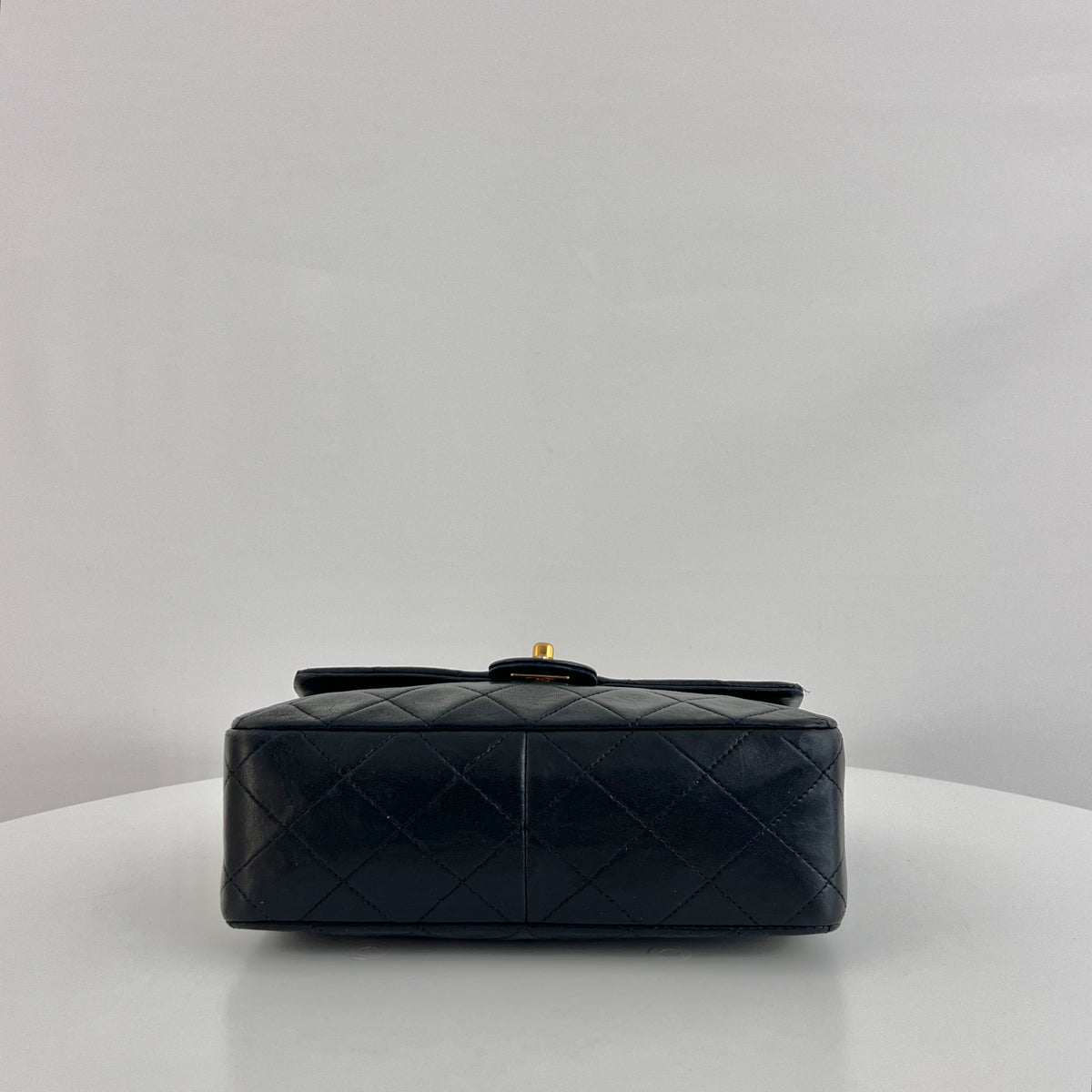 Sac à bandoulière CHANEL Classique Mini Rectangle cuir d'agneau noir vintage 1989-1991