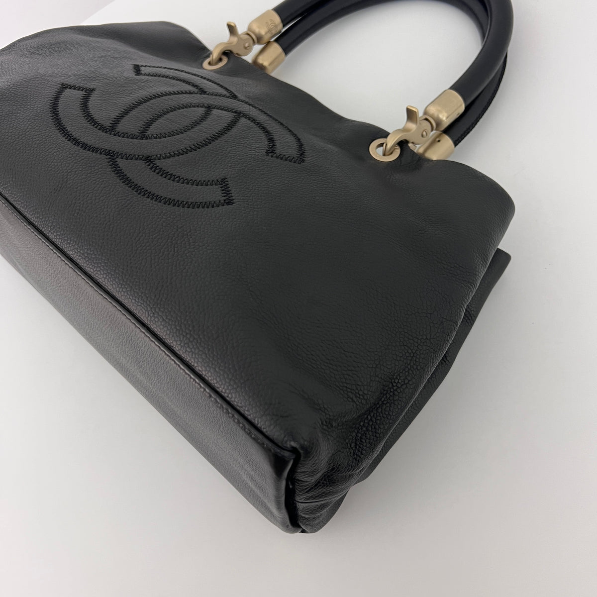 Sac CHANEL Tote Top Handle cuir caviar noir vintage 2003-2004
