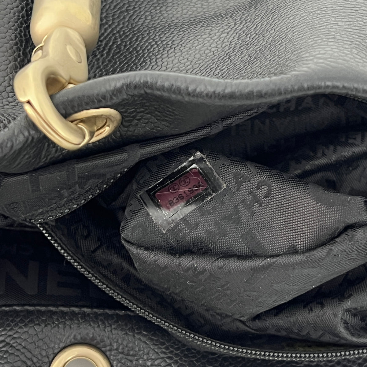 Sac CHANEL Tote Top Handle cuir caviar noir vintage 2003-2004