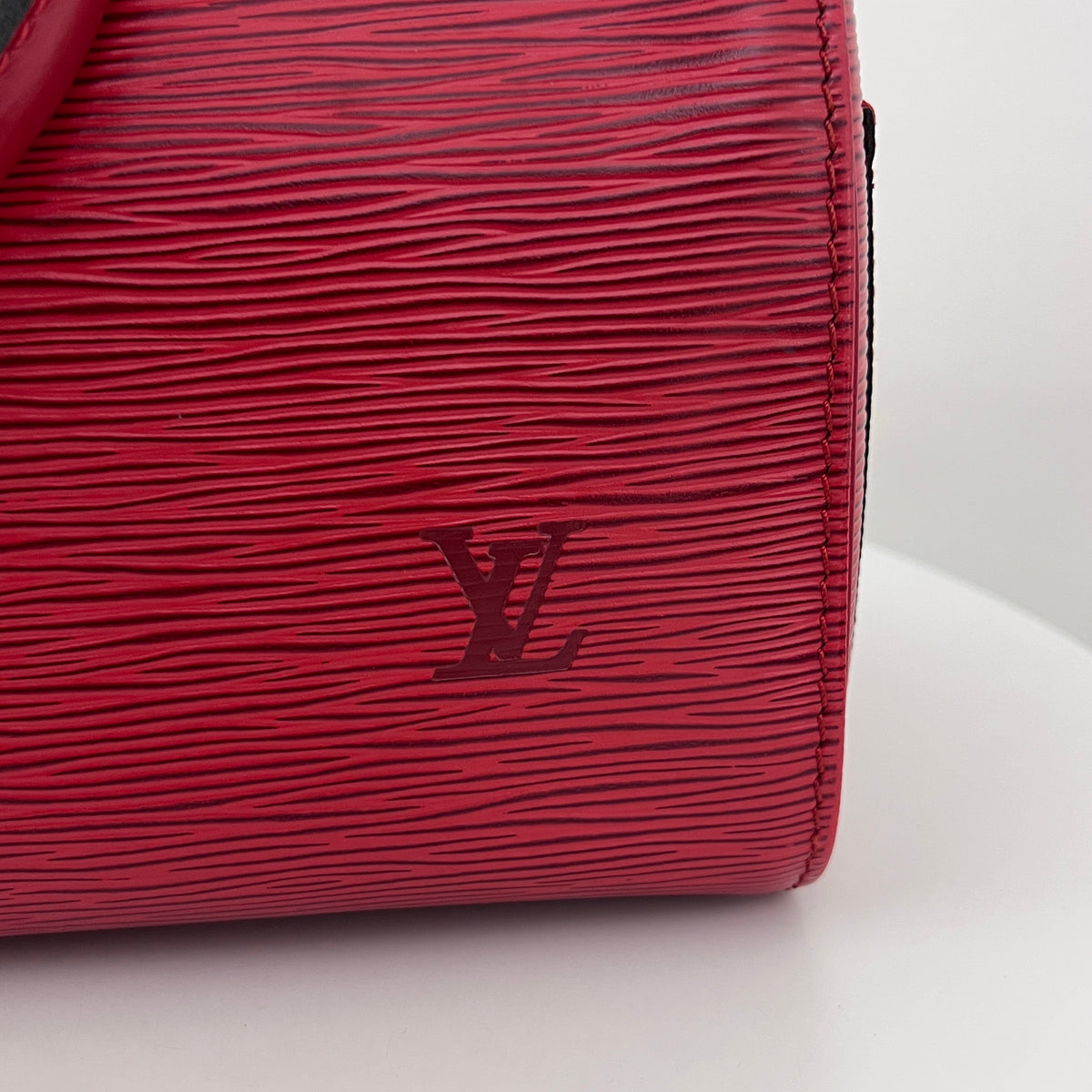 Vintage 1994 red Epi leather LOUIS VUITTON Speedy 25 bag