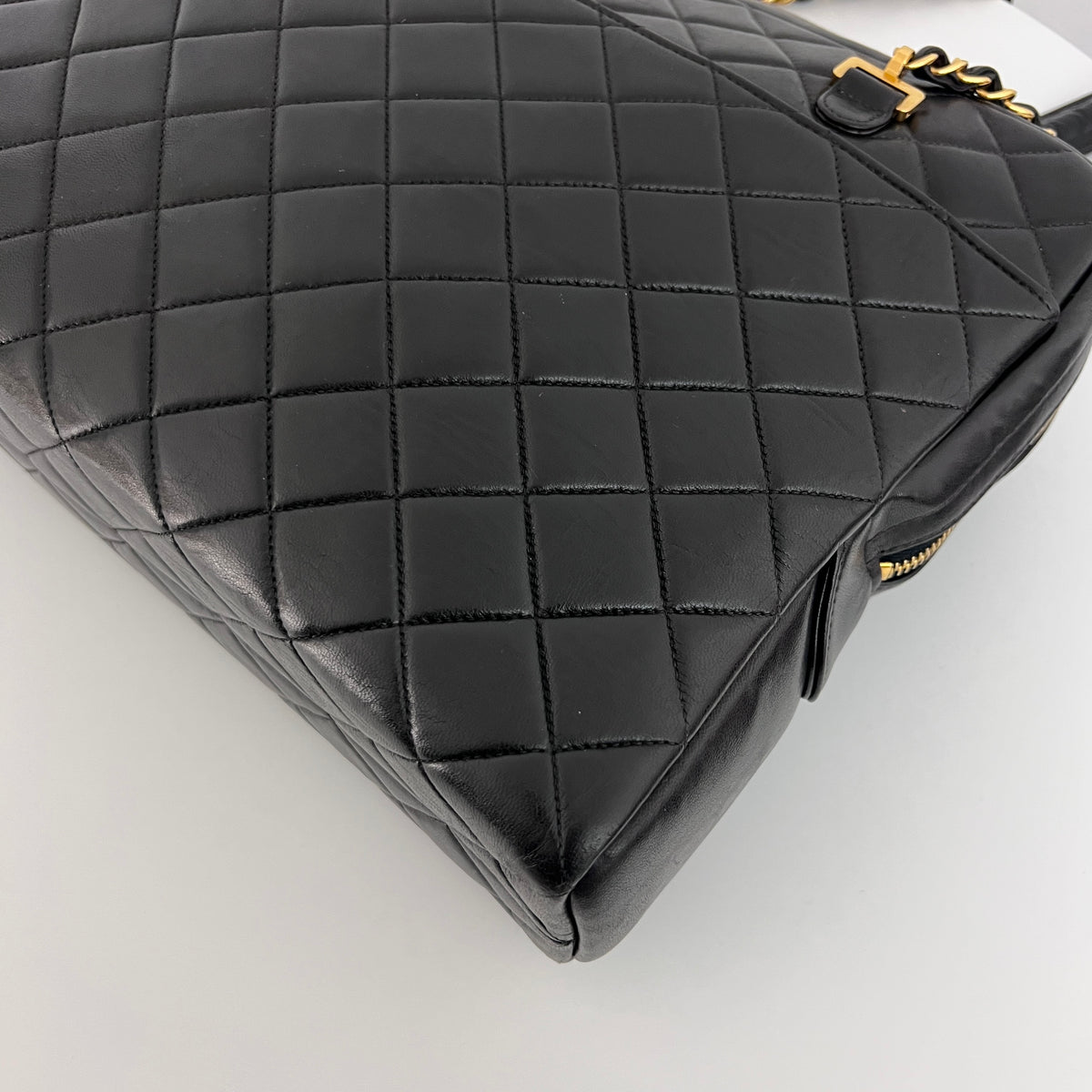 Sac CHANEL Tote Matelassé Chain cuir d'agneau noir vintage 1997-1999