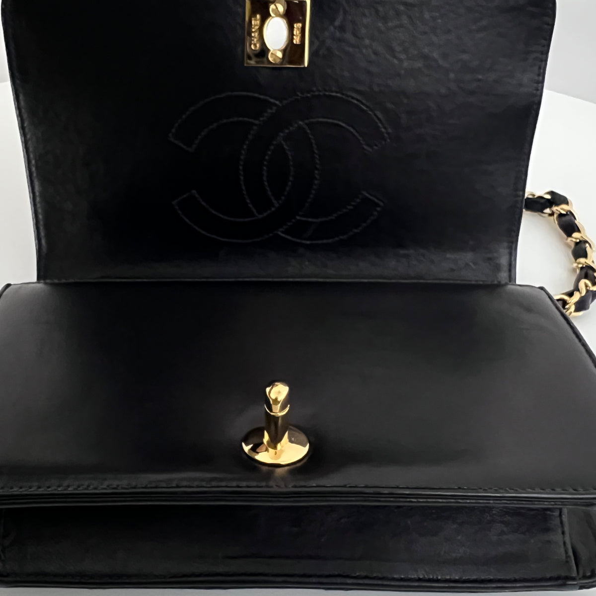 Sac à bandoulière CHANEL Wallet on chain Mini vintage cuir d'agneau noir vintage 2000-2002