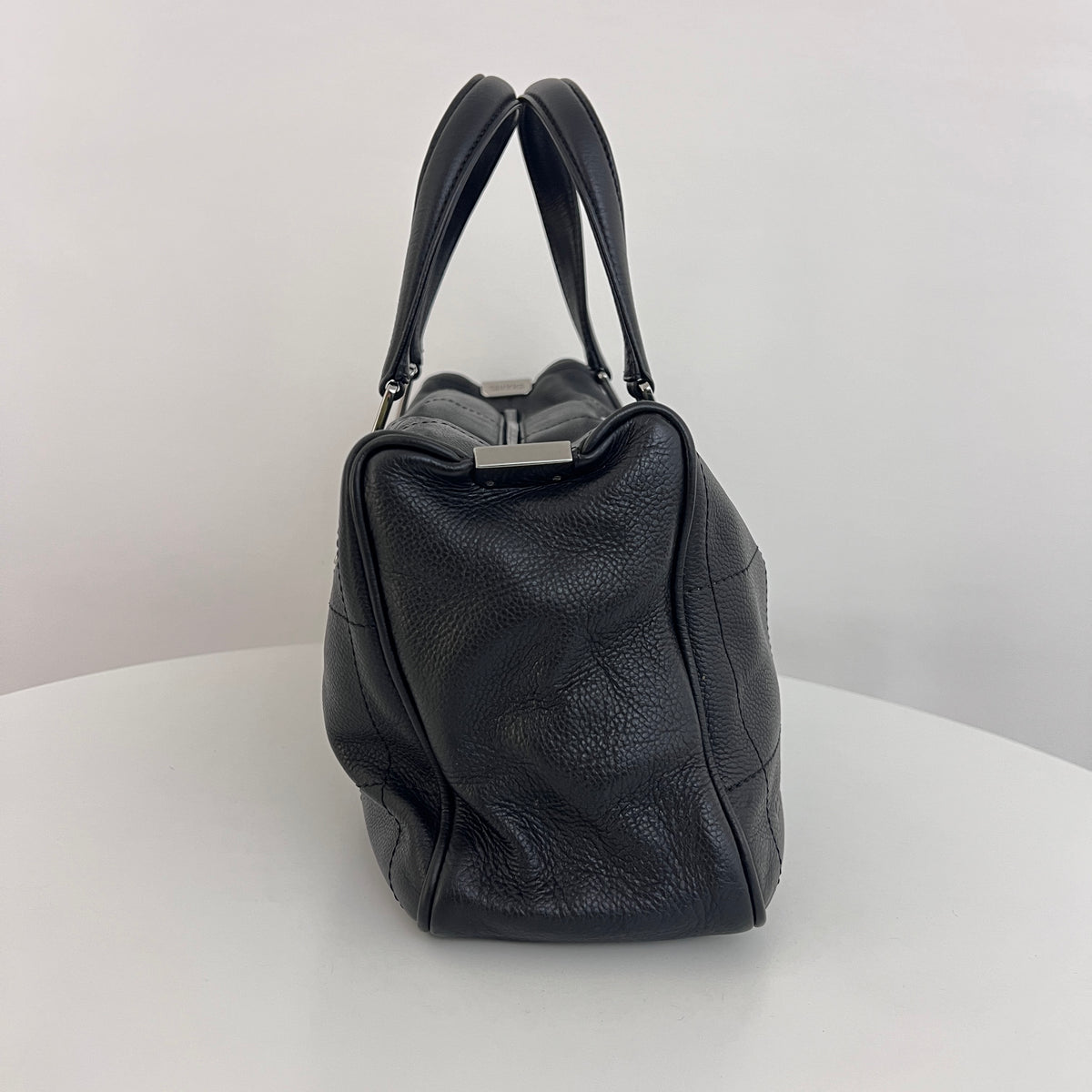 Sac CHANEL Boston Chocolate Bar cuir caviar noir vintage 2003-2004