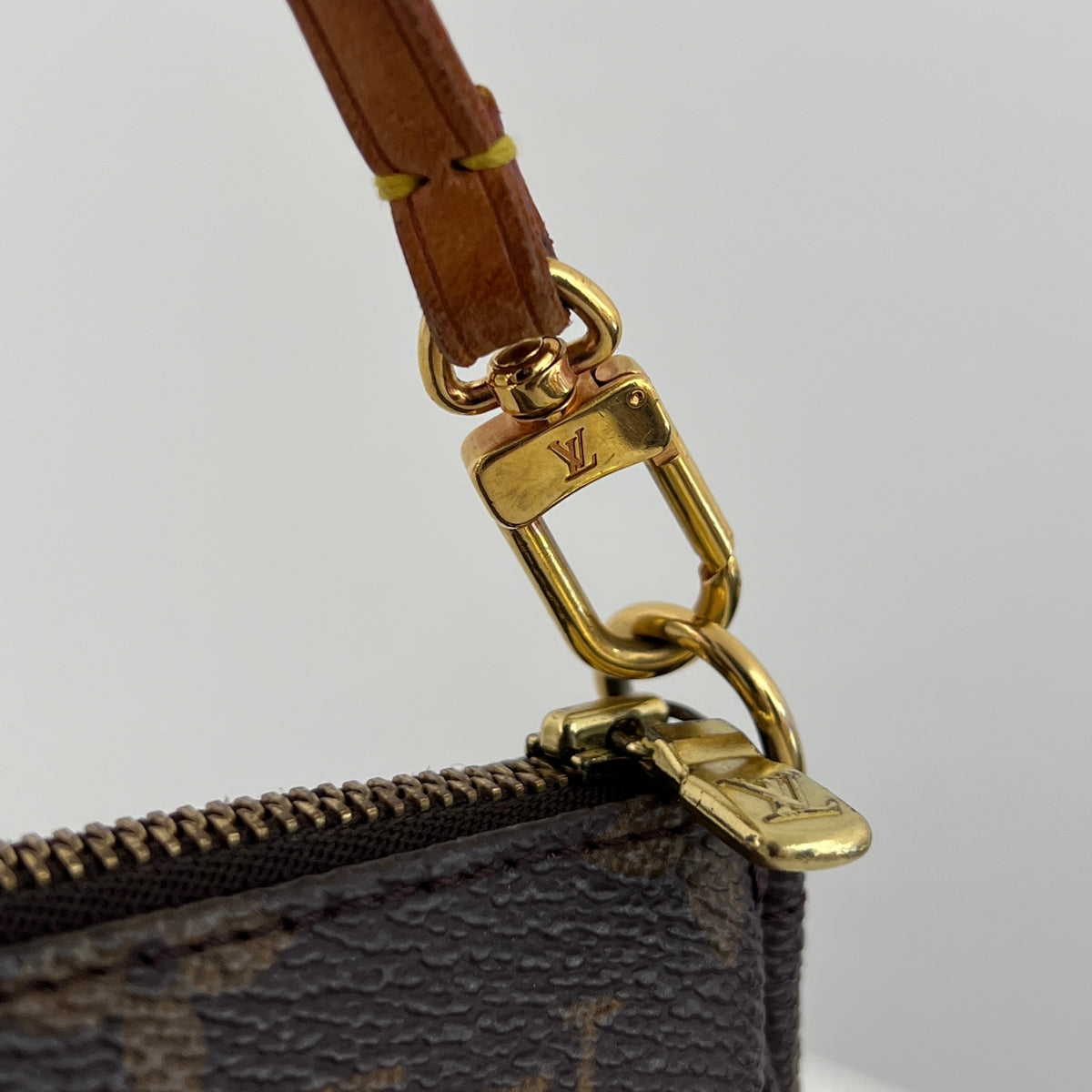 LOUIS VUITTON Pochette Accessoires crossbody bag in brown canvas and leather, vintage 2000