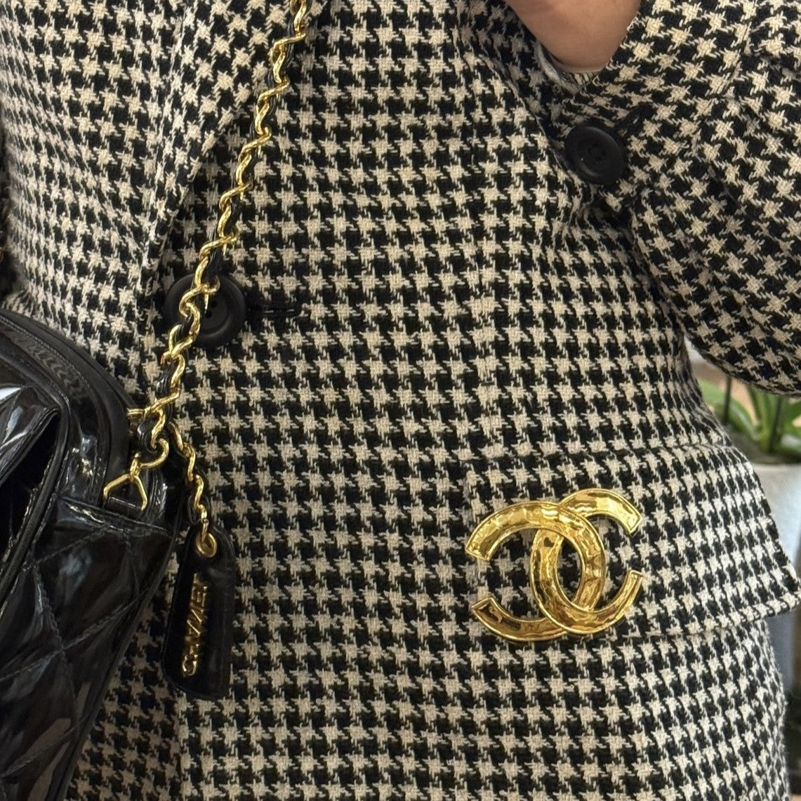 Broche CHANEL CC métal doré