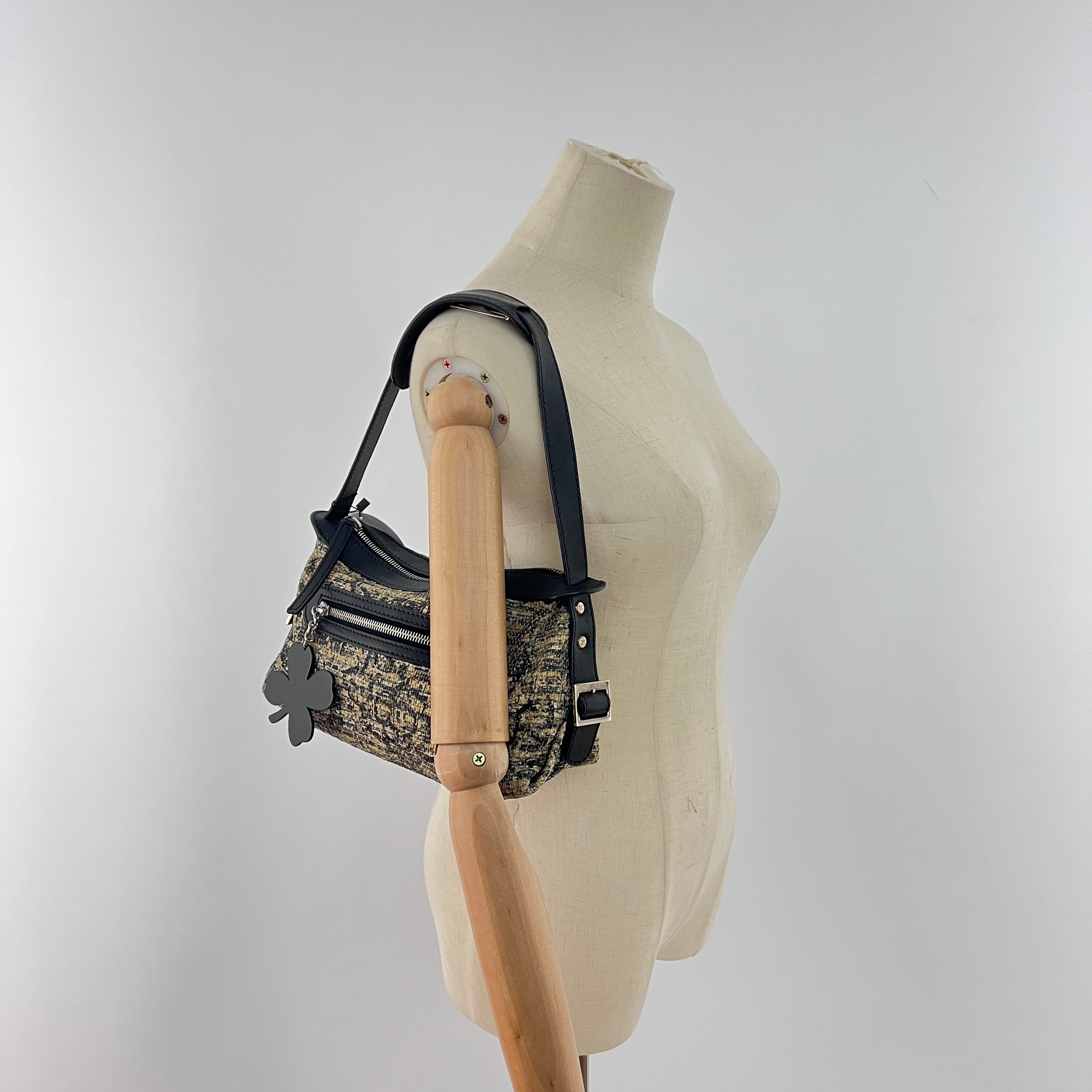 Sac à main CHANEL Hobo Tweed Small tweed et cuir noir