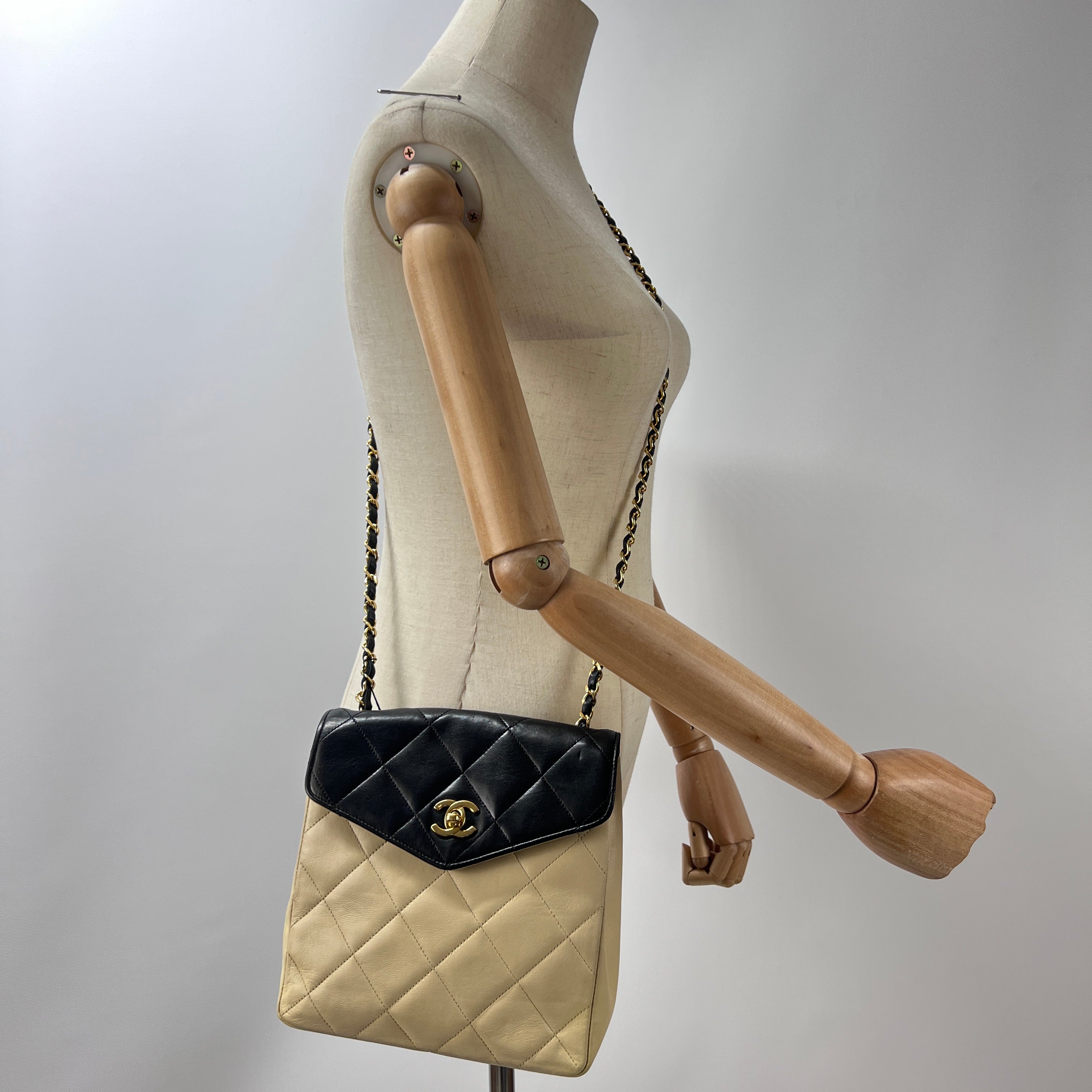 Sac à main CHANEL Timeless bicolore
