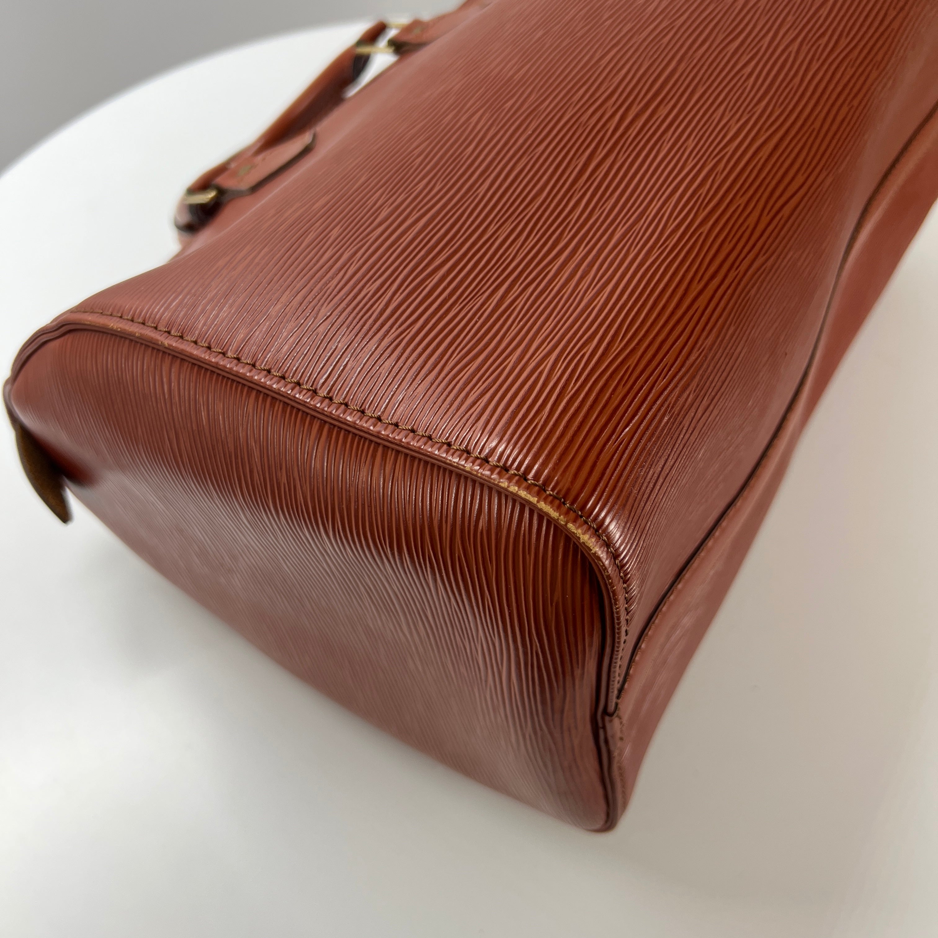 LOUIS VUITTON Speedy 35 handbag in brown epi leather