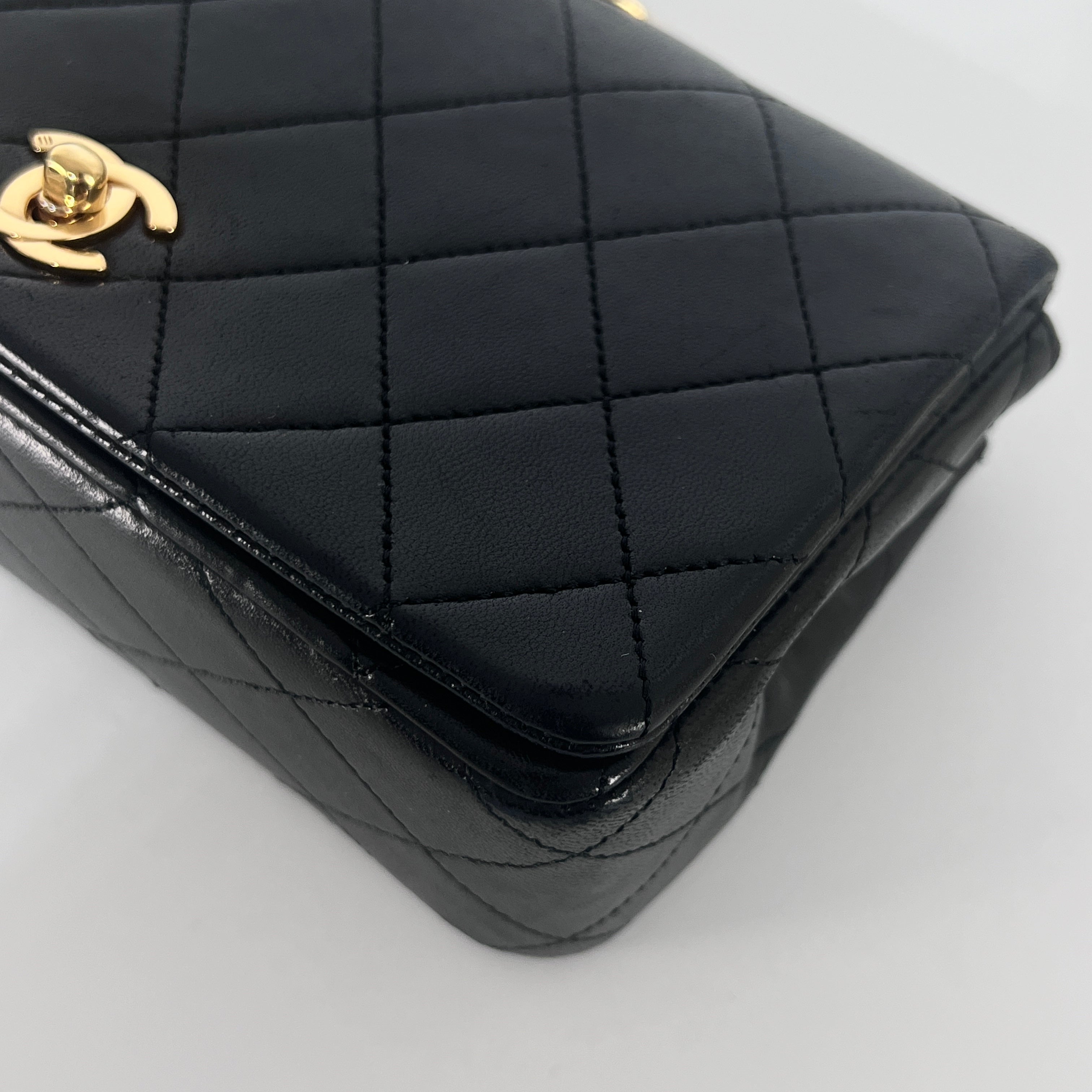Sac à main CHANEL Timeless 19 cuir noir