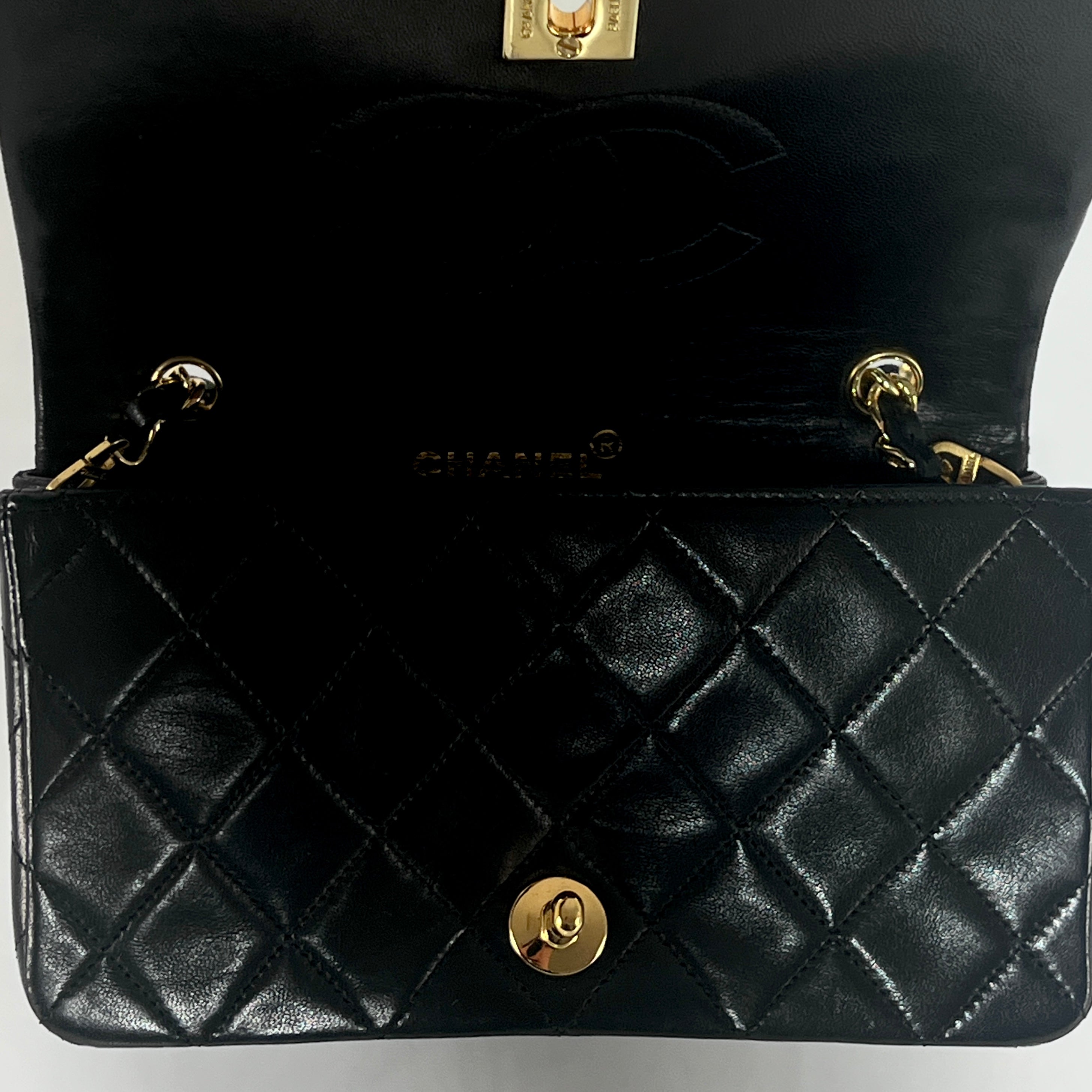 Sac à main CHANEL Timeless 19 cuir noir