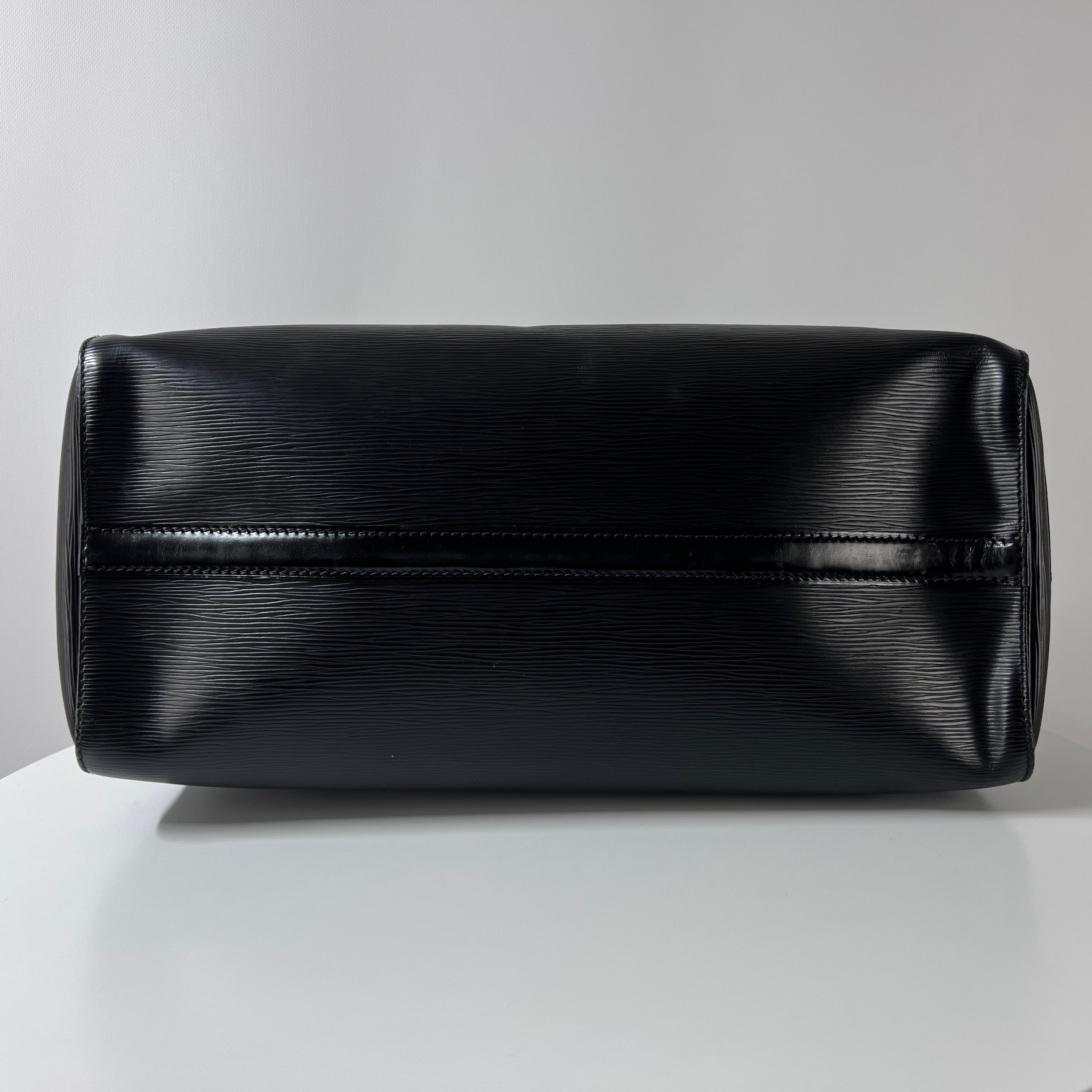 Sac à main LOUIS VUITTON Speedy 40 cuie épi noir