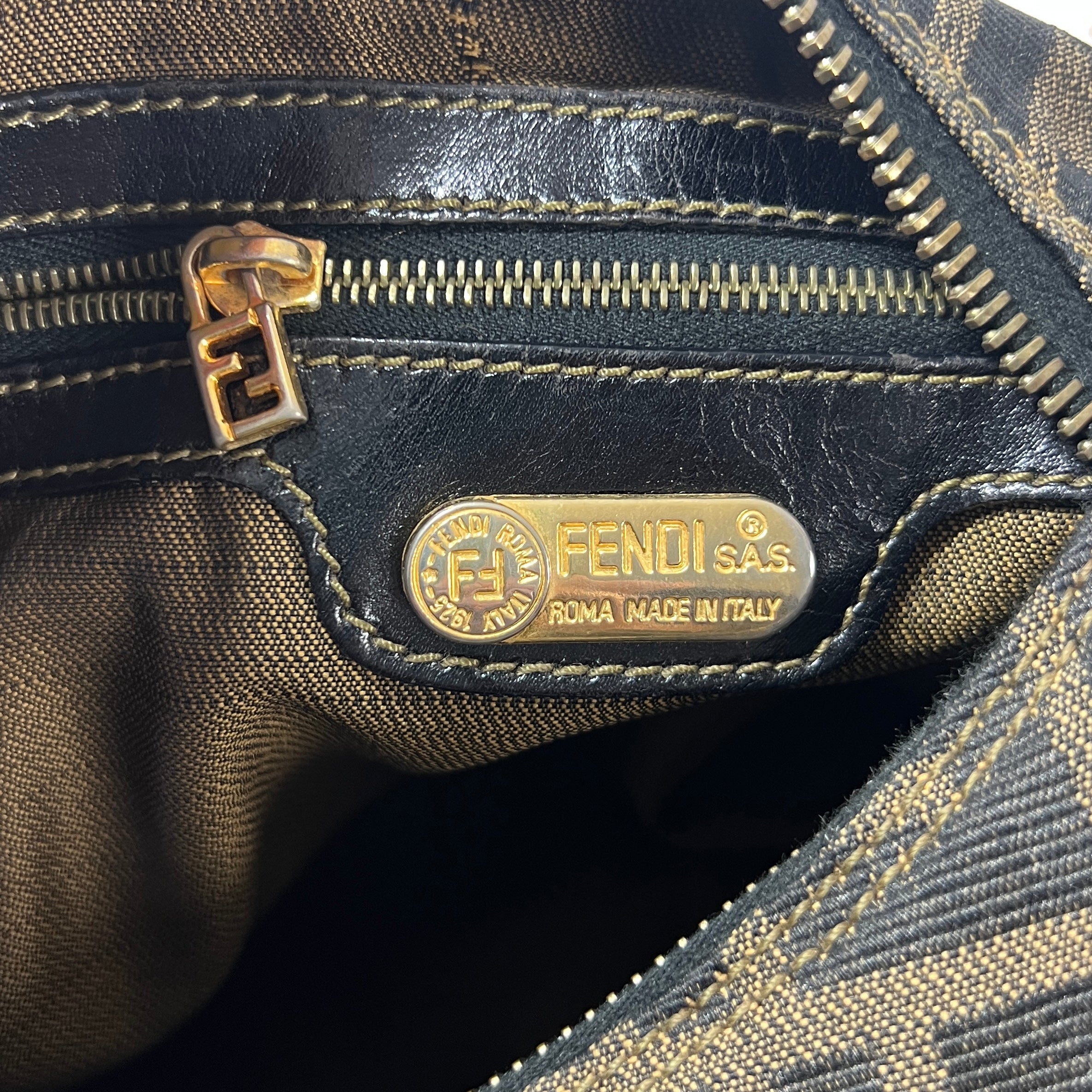 Sac à main FENDI Hobo toile et cuir marron