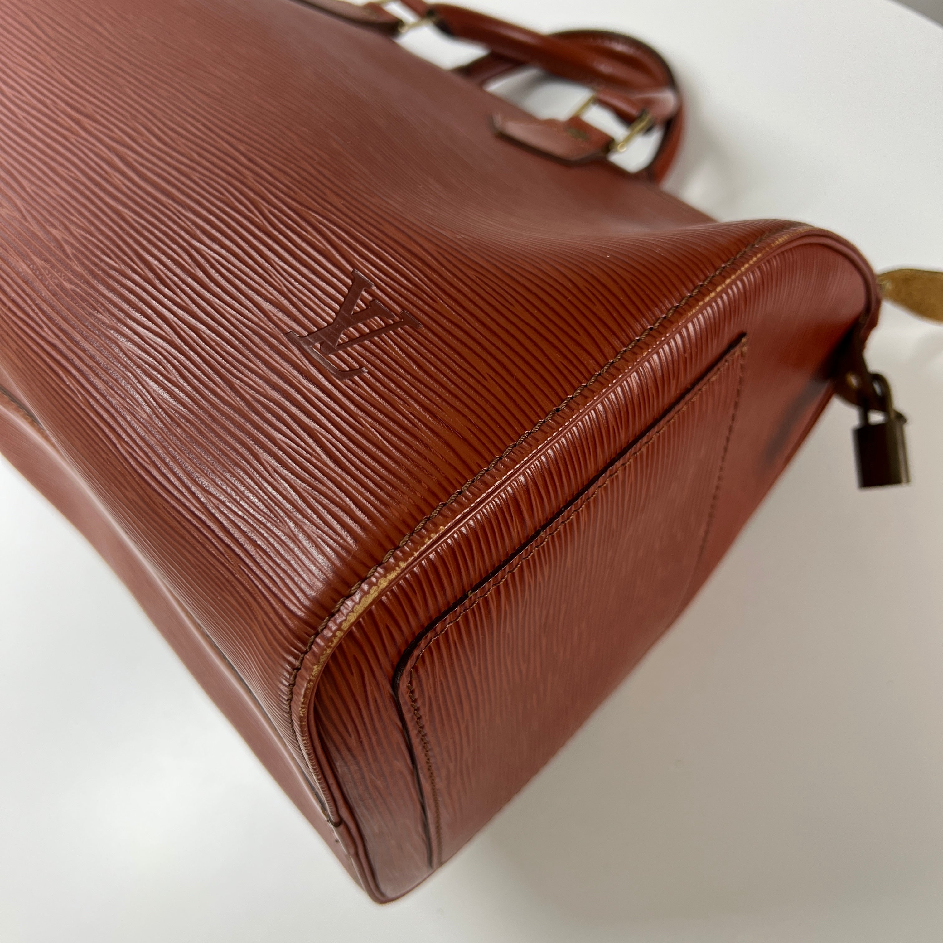 LOUIS VUITTON Speedy 35 handbag in brown epi leather