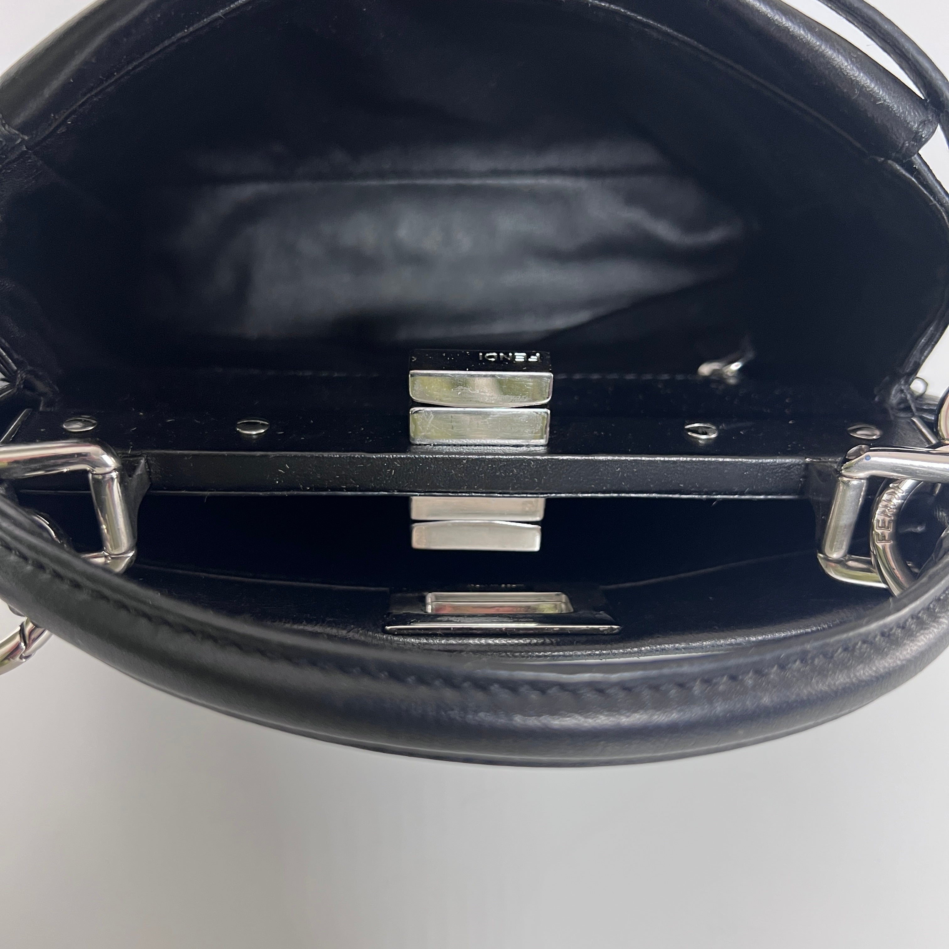 Sac à main FENDI Peekaboo cuir noir