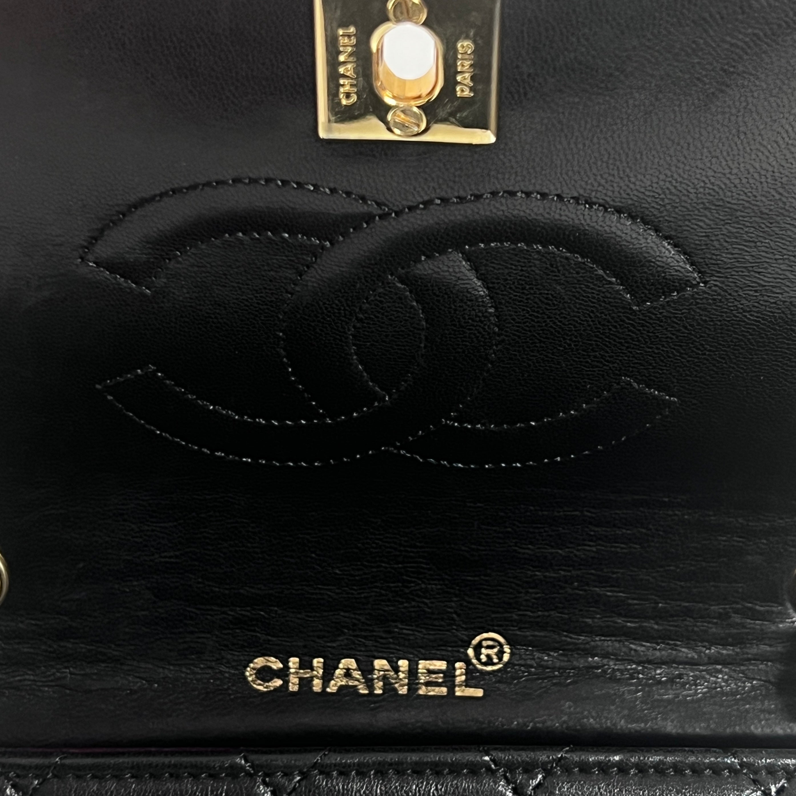 Sac à main CHANEL Timeless 19 cuir noir