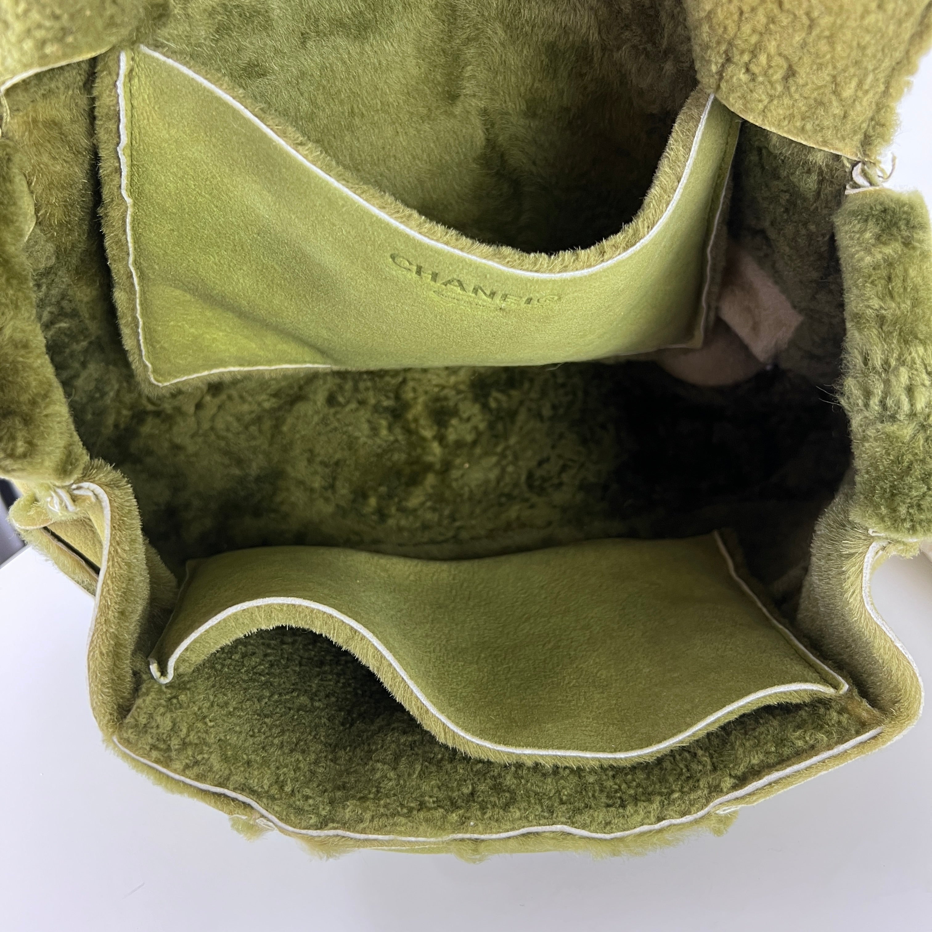 Sac à main CHANEL Choco Bar mouton vert