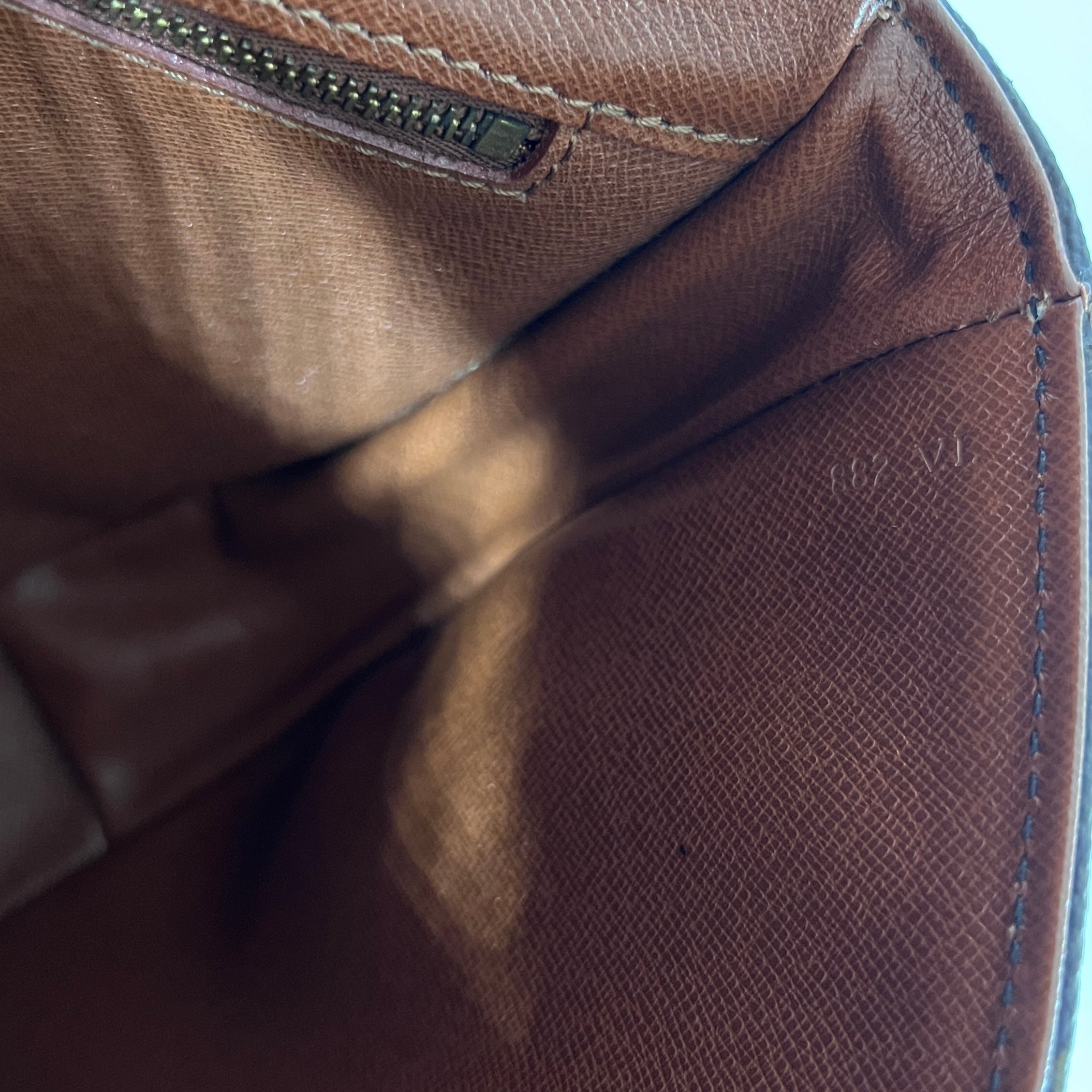 LOUIS VUITTON Chantilly canvas and brown leather handbag