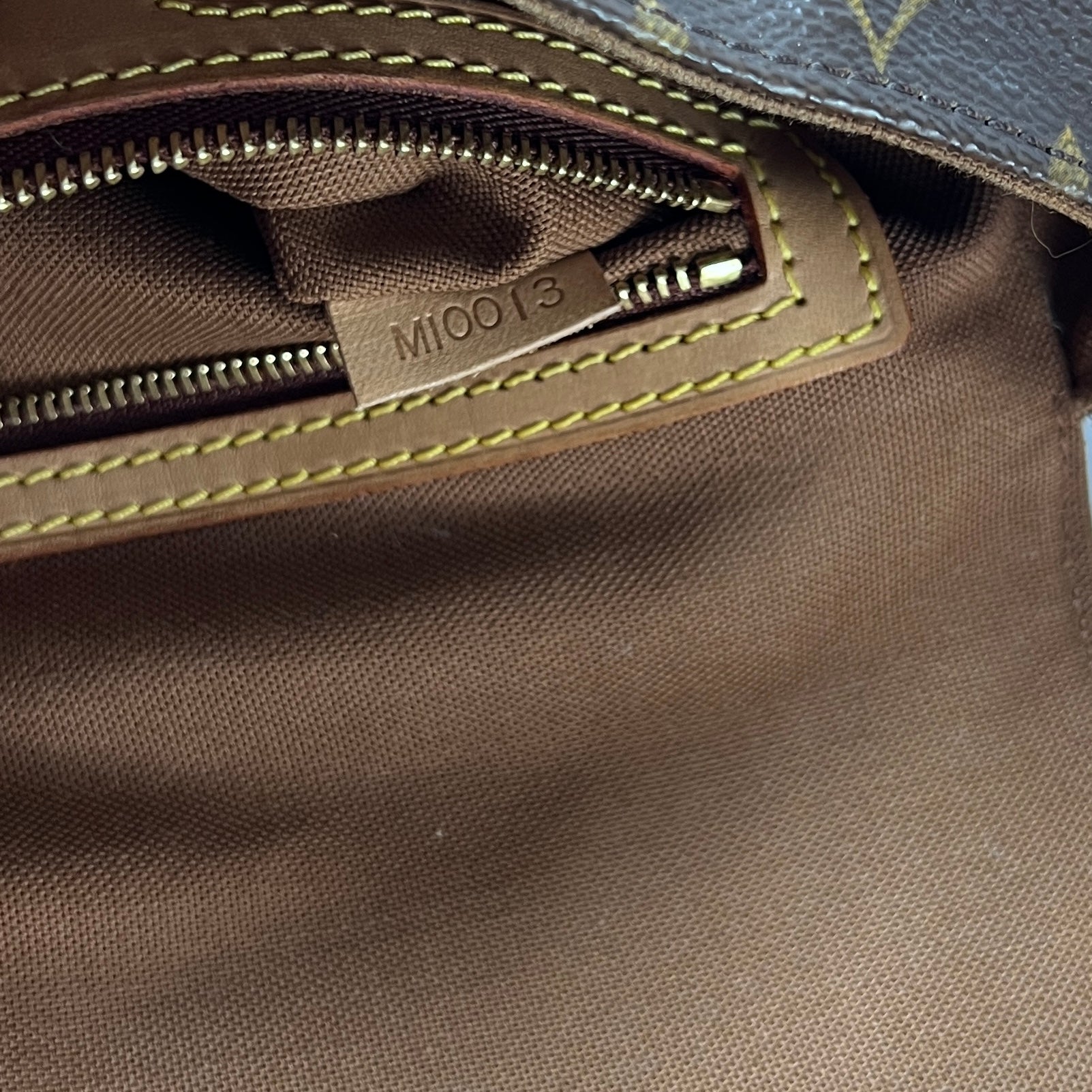 LOUIS VUITTON Looping handbag in brown canvas and leather