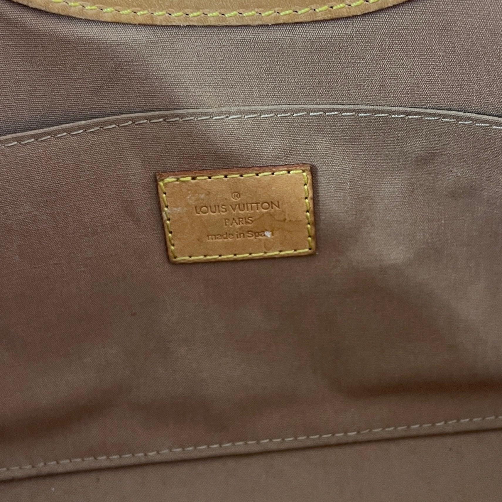 LOUIS VUITTON Roxbury handbag in brown patent leather