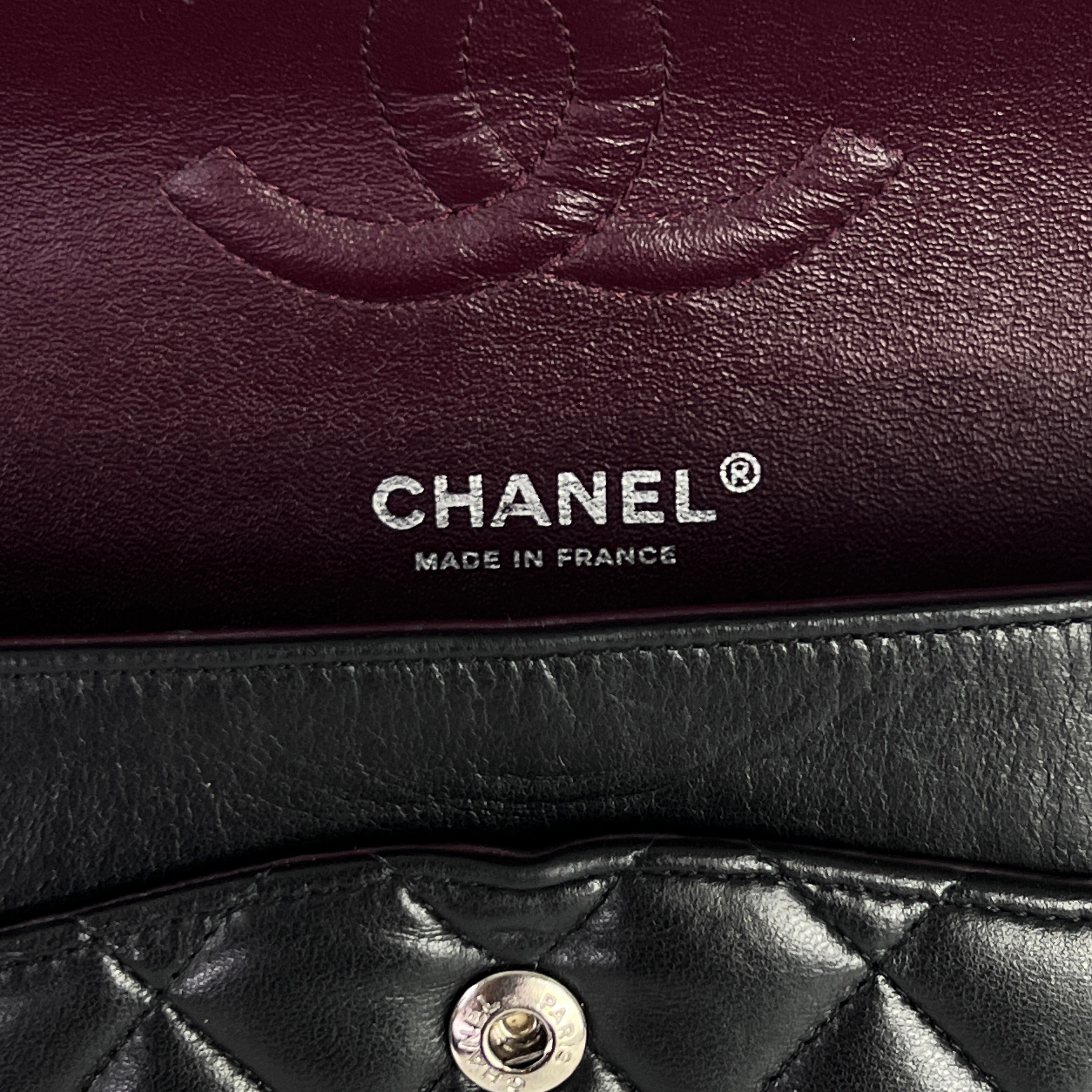 Sac à bandoulière CHANEL Classique Medium Flap cuir d'agneau noir