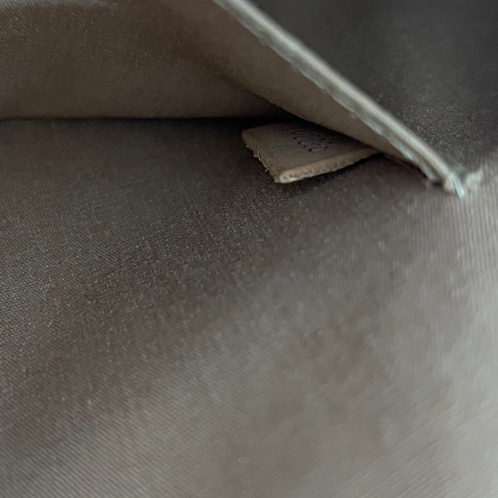LOUIS VUITTON Roxbury handbag in brown patent leather