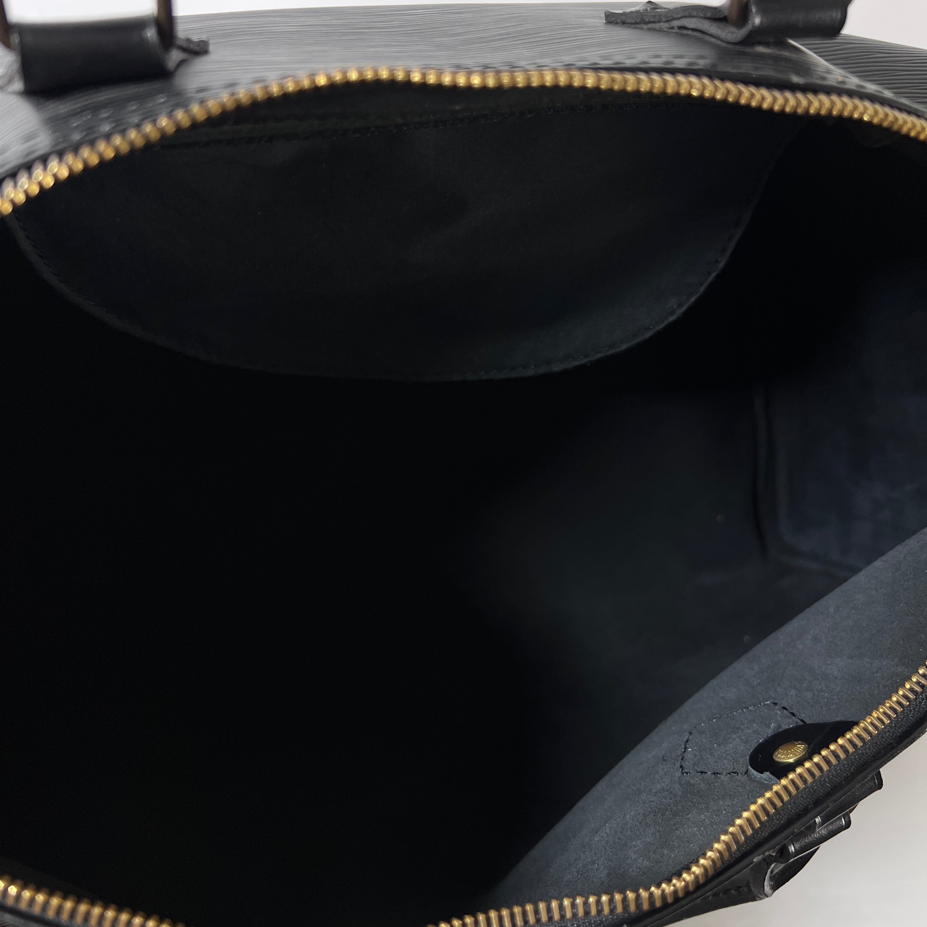 Sac à main LOUIS VUITTON Speedy 40 cuie épi noir