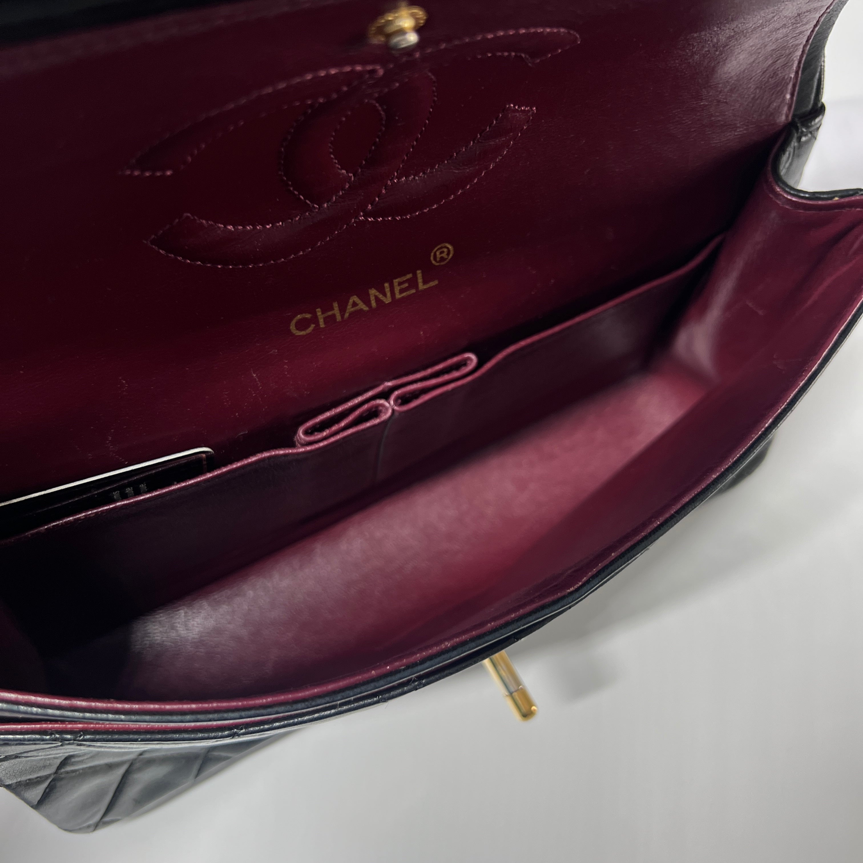 Sac à main CHANEL Timeless classique medium double flap cuir noir