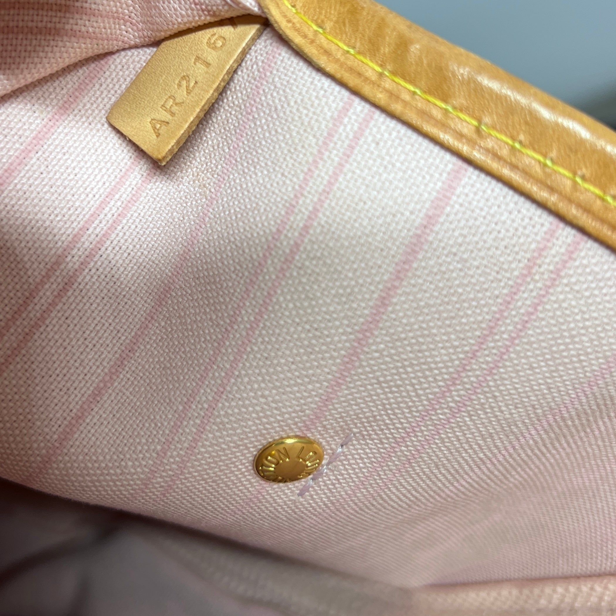 LOUIS VUITTON Neverfull GM handbag in multi-colored canvas and leather