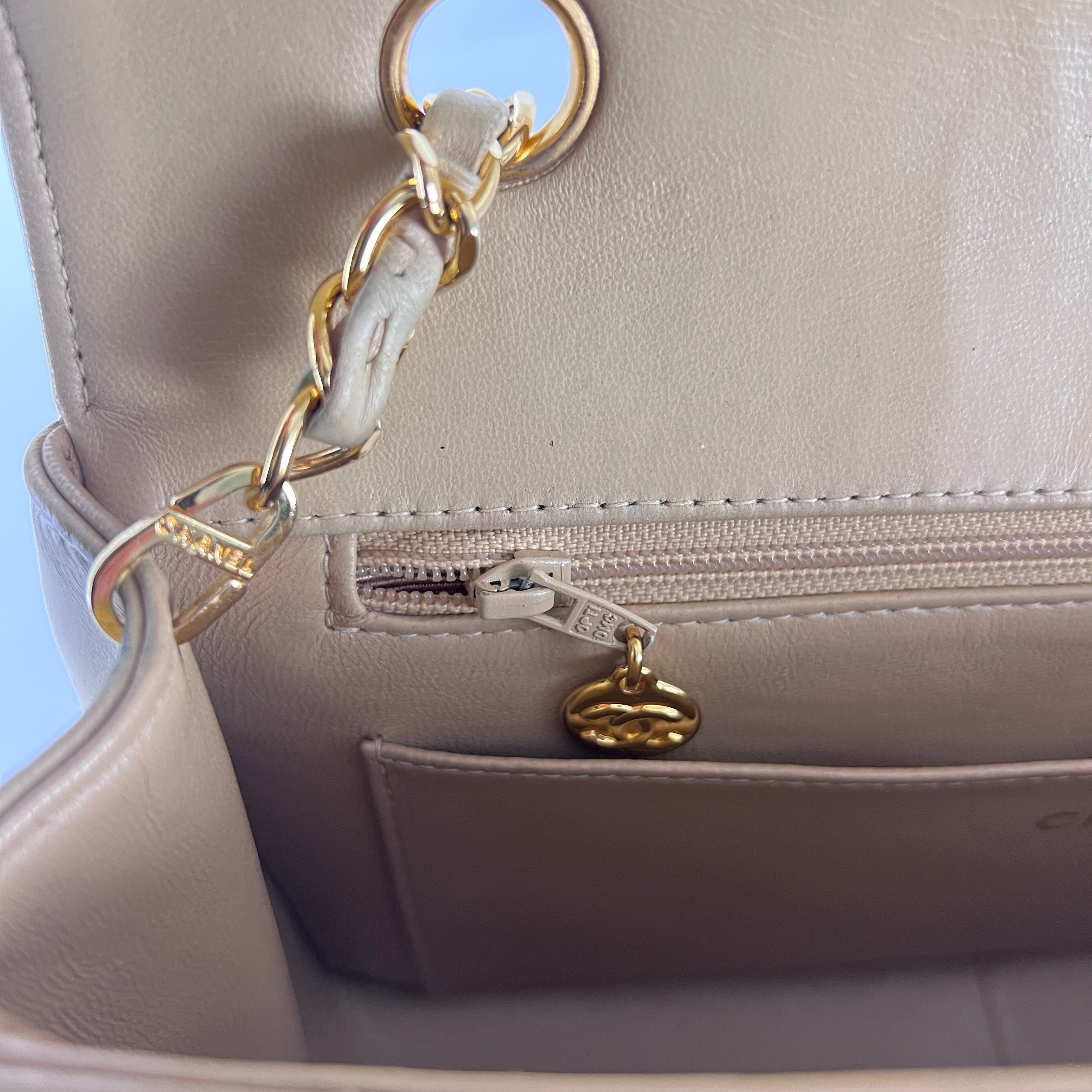 CHANEL Diana shoulder bag beige lambskin