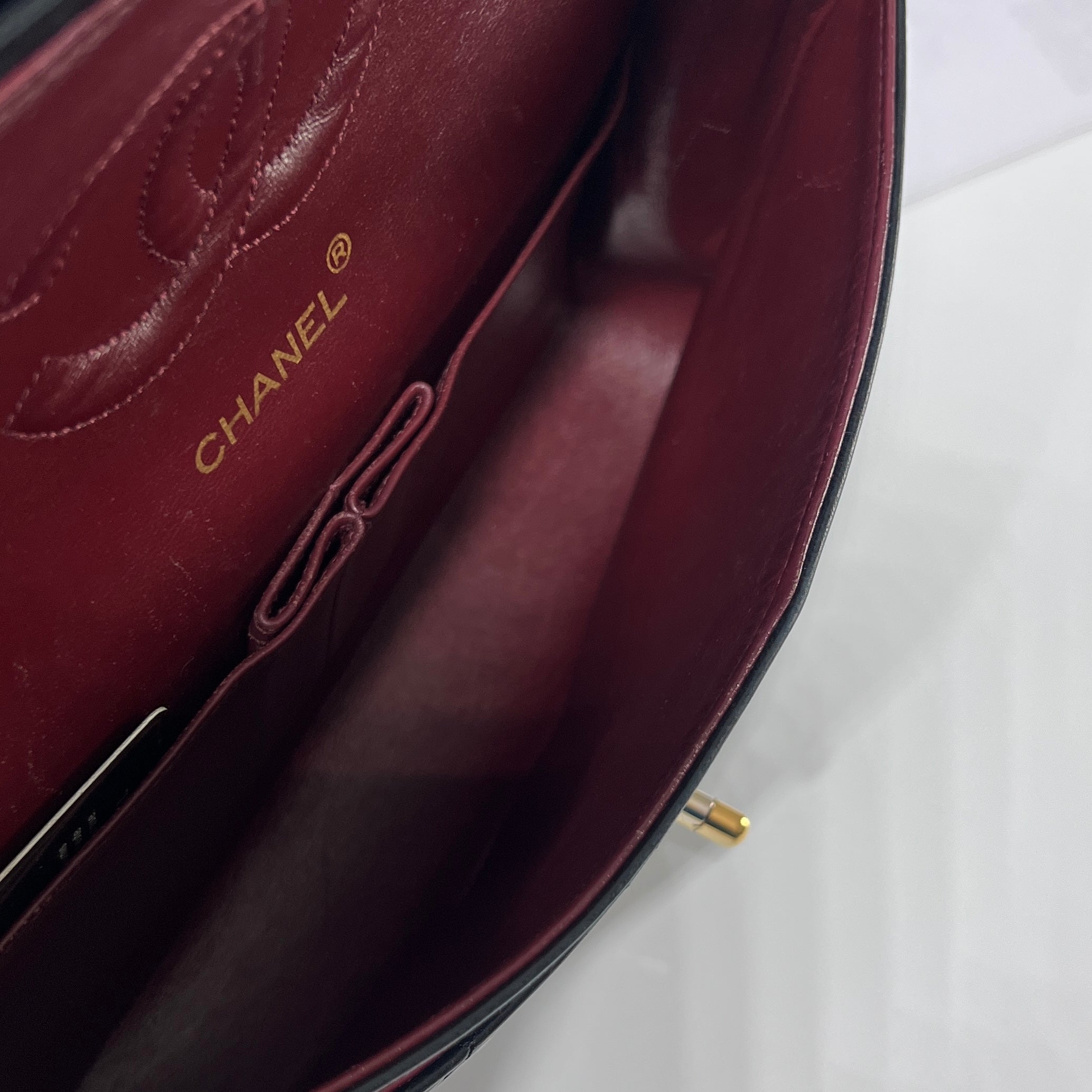 Sac à main CHANEL Timeless classique medium double flap cuir noir