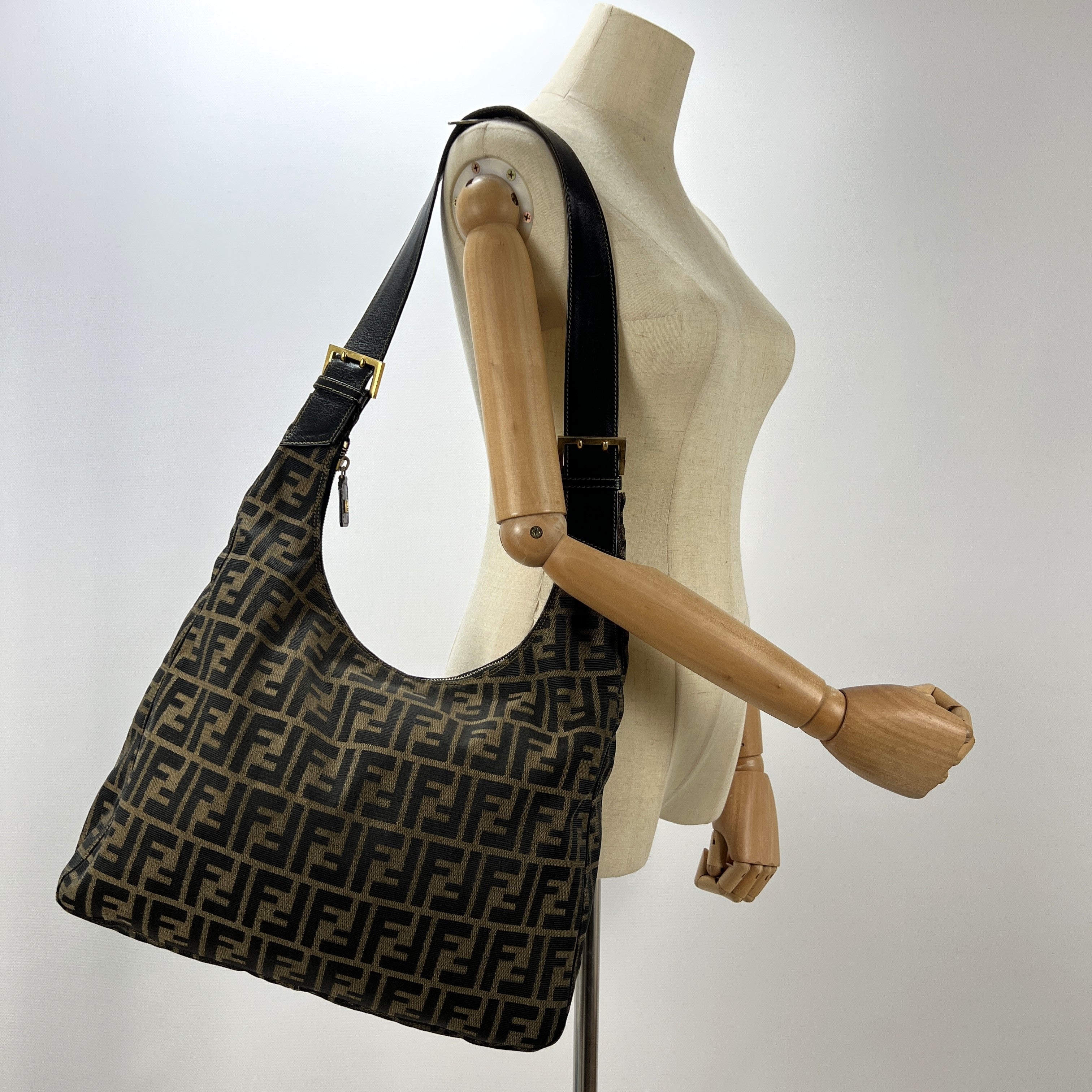 Sac à main FENDI Hobo toile et cuir marron