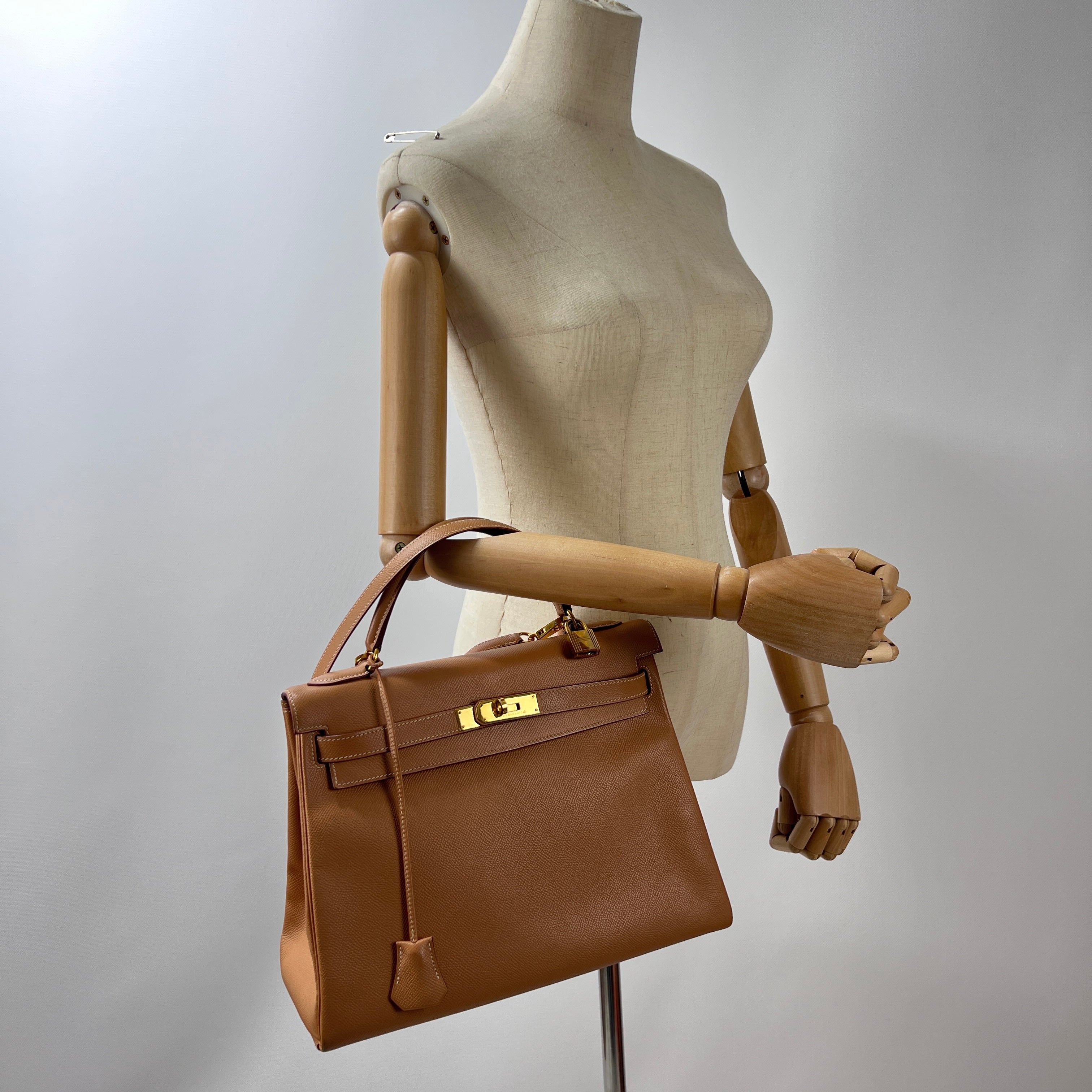 Sac à main HERMES Kelly cuir camel