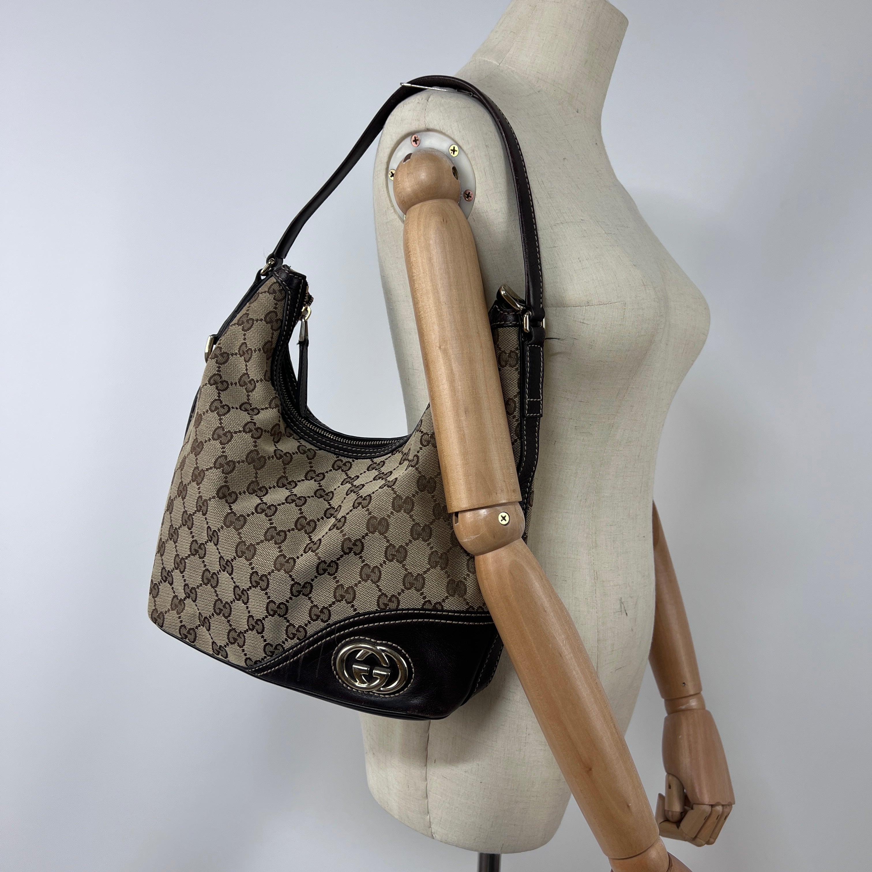 GUCCI Hobo handbag in brown canvas and leather
