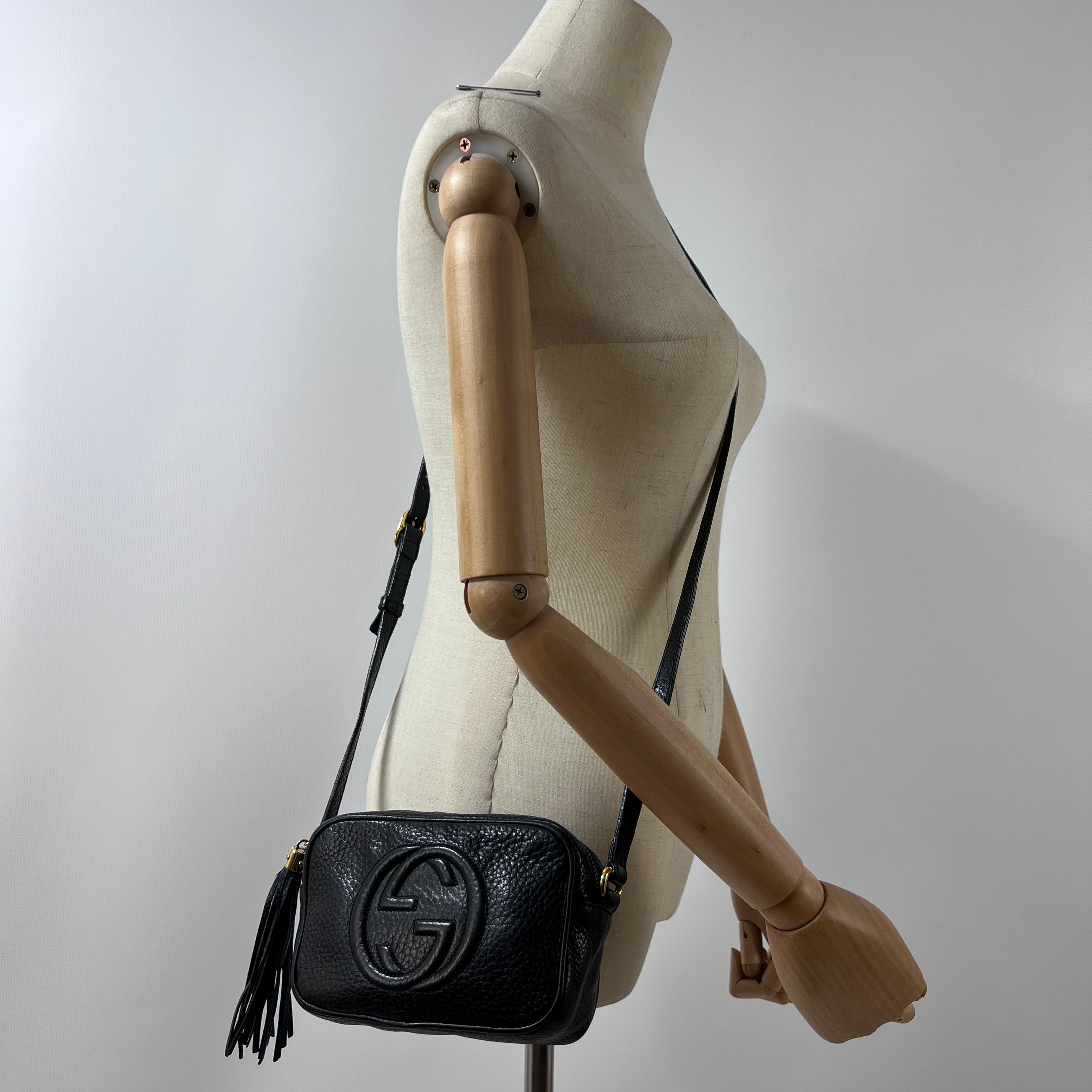 Sac à main GUCCI Camera Soho Disco cuir noir