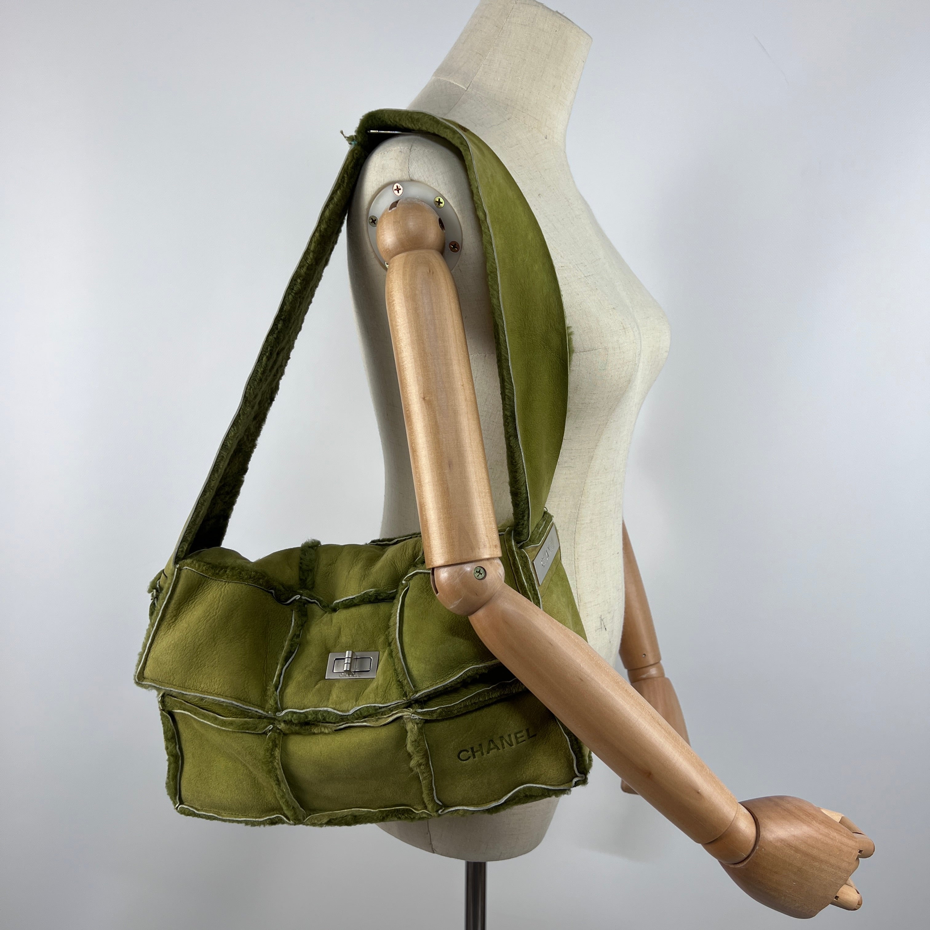 Sac à main CHANEL Choco Bar mouton vert
