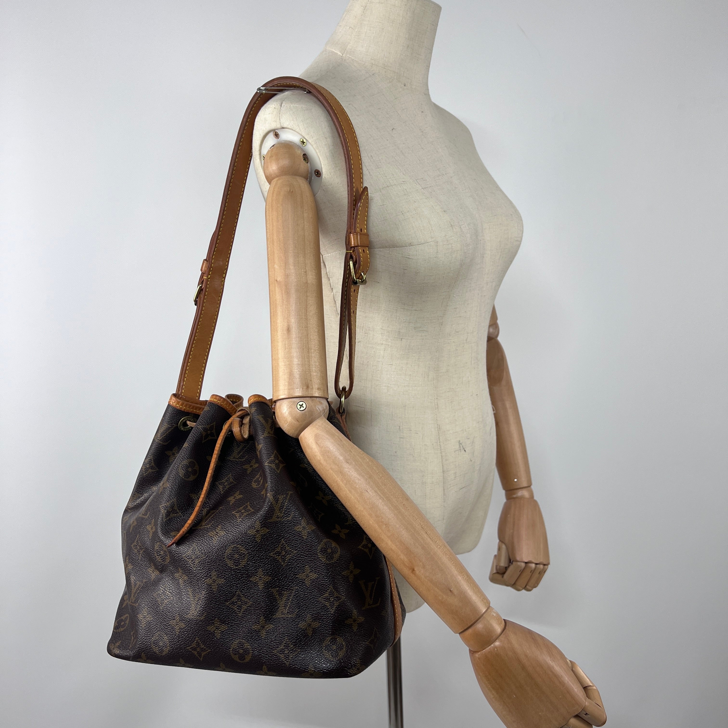 Sac à main LOUIS VUITTON Noé PM toile et cuir marron