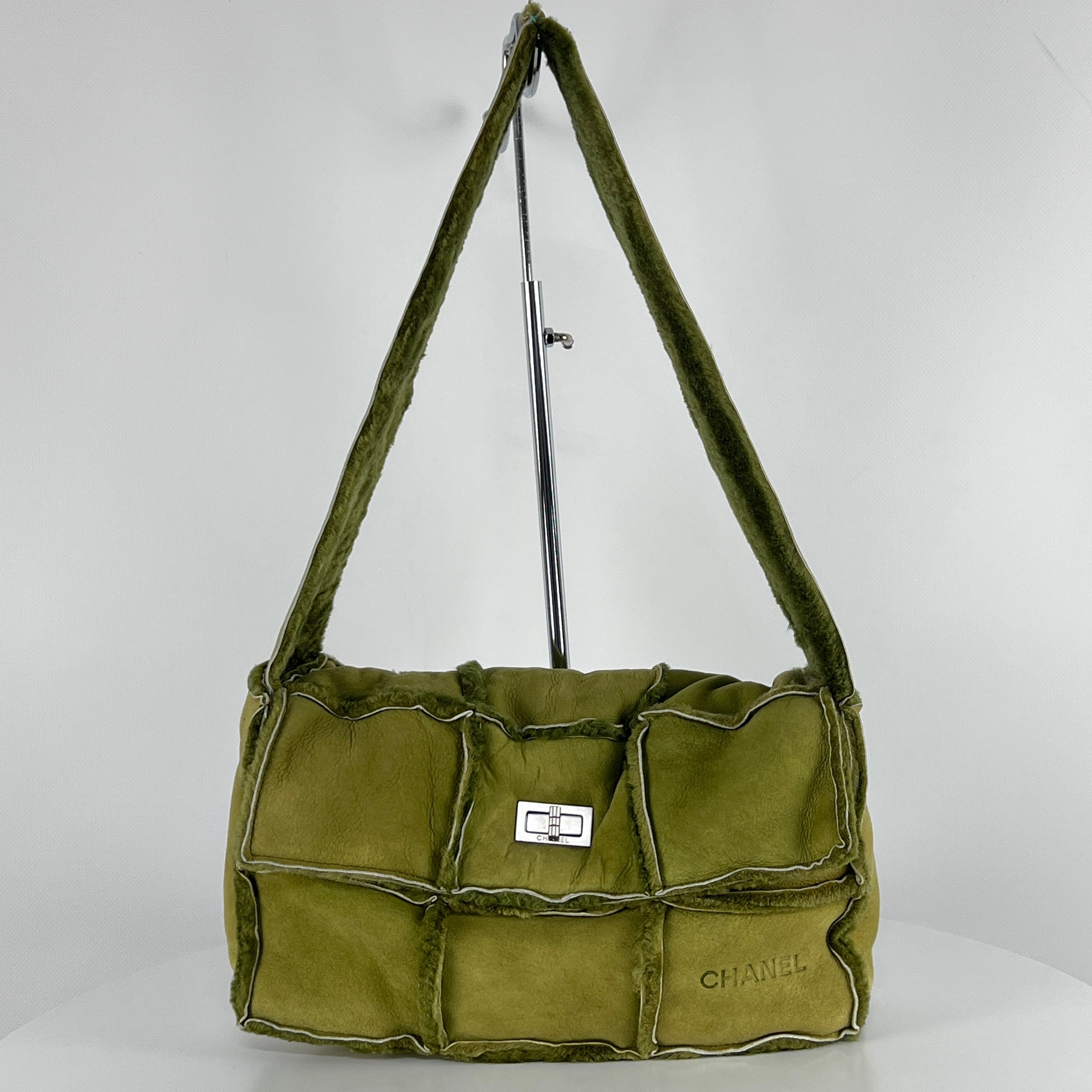 Sac à main CHANEL Choco Bar mouton vert
