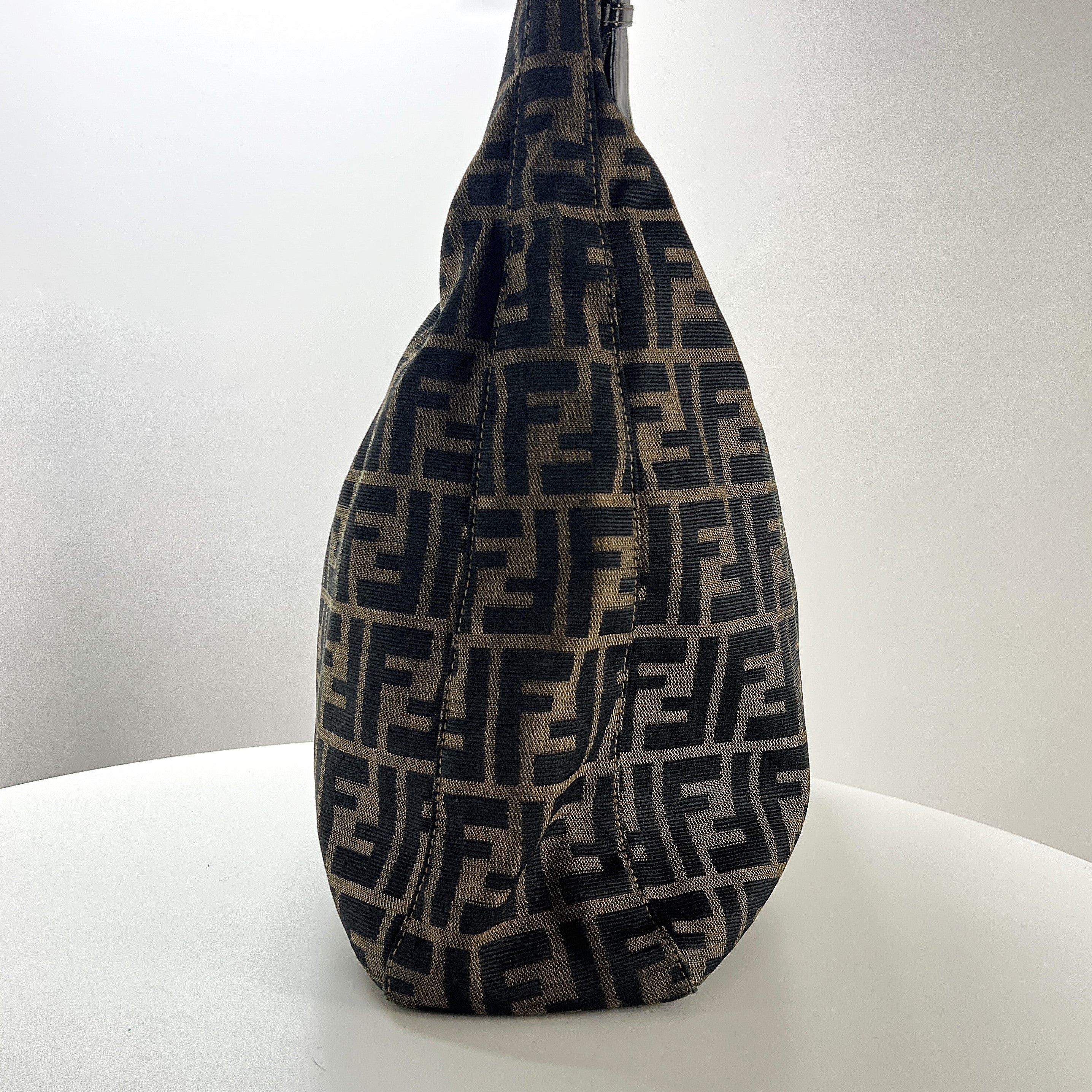 Sac à main FENDI Hobo toile et cuir marron
