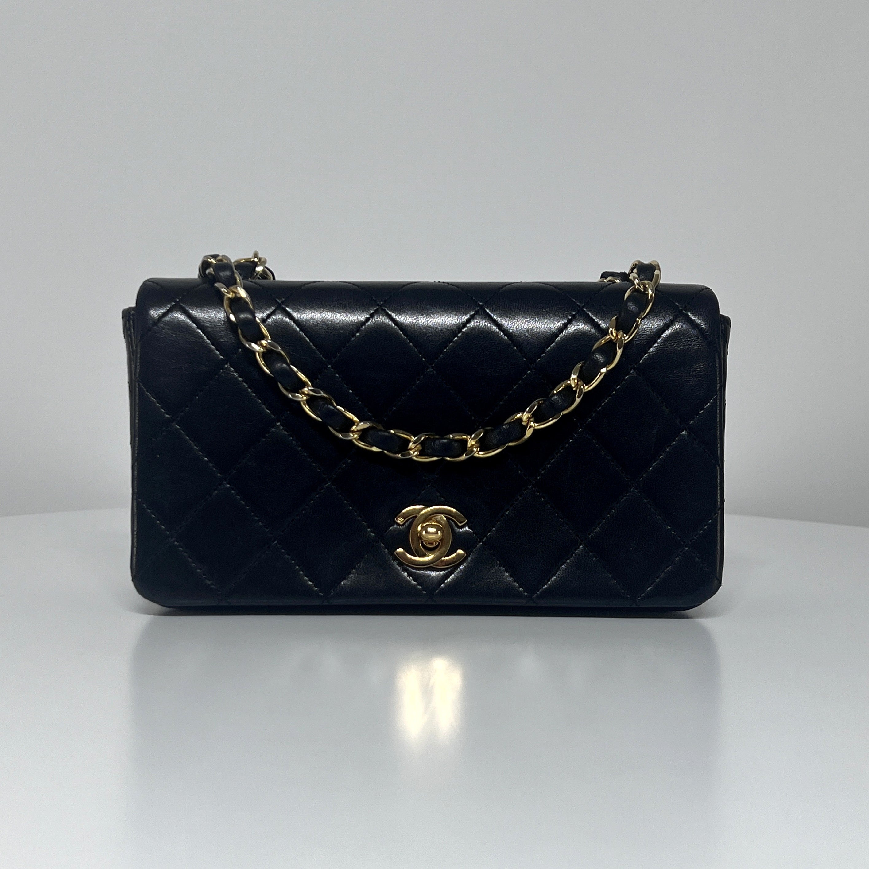 Sac à main CHANEL Timeless 19 cuir noir