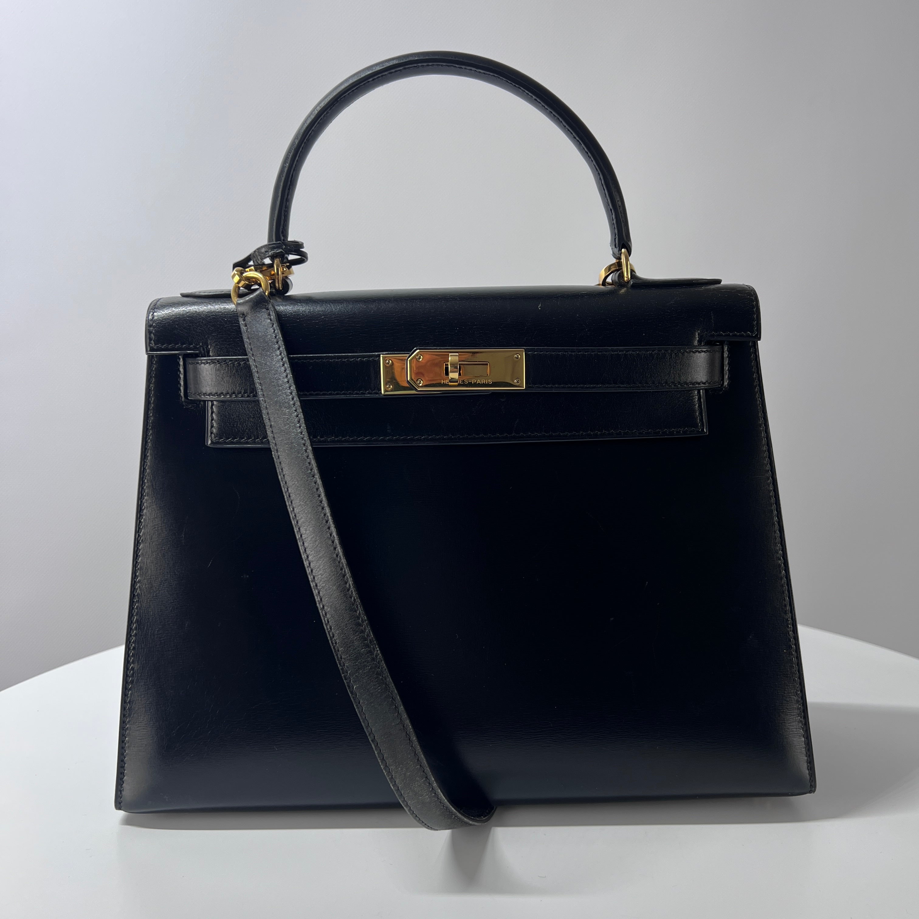 Sac à main HERMES Kelly cuir noir