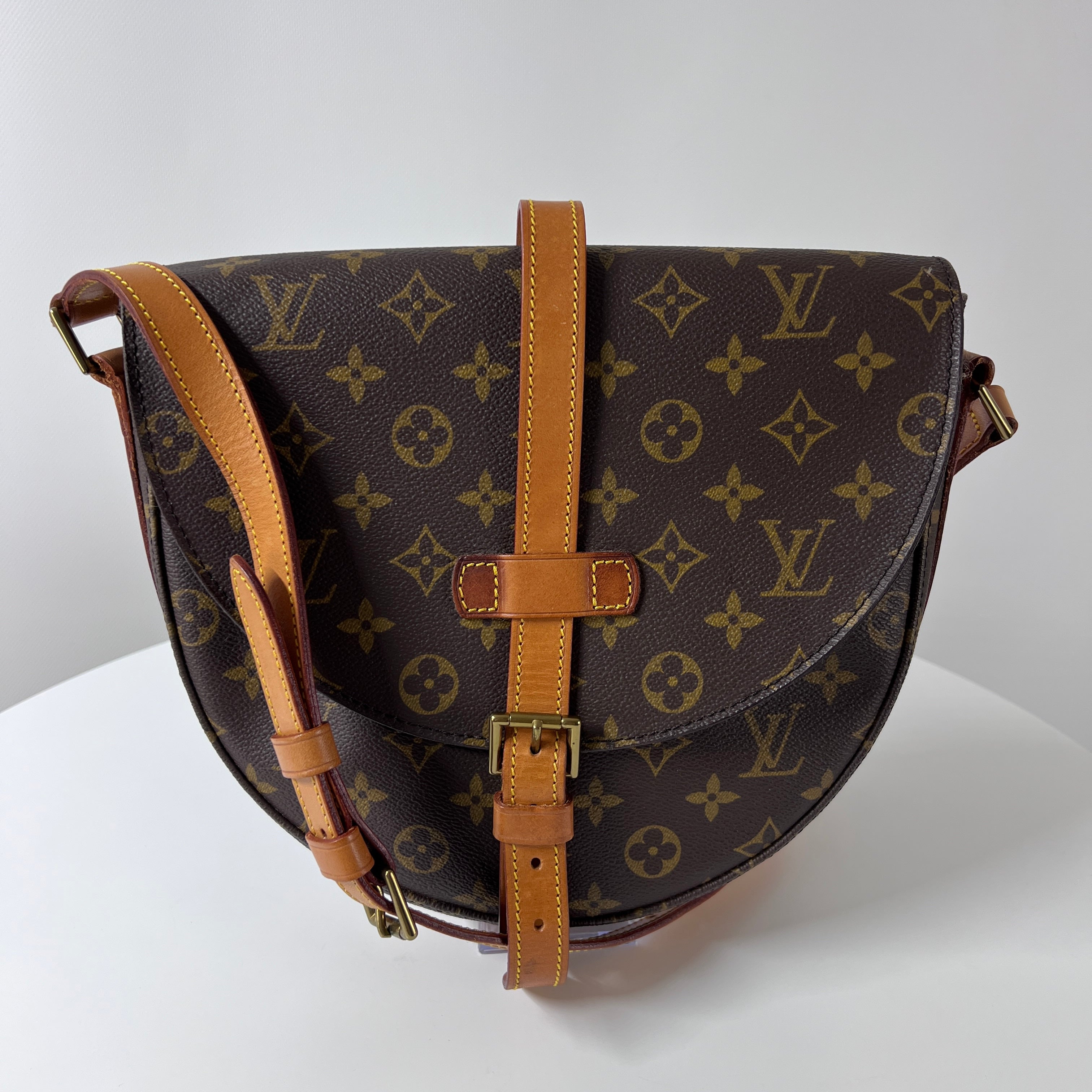 LOUIS VUITTON Chantilly canvas and brown leather handbag
